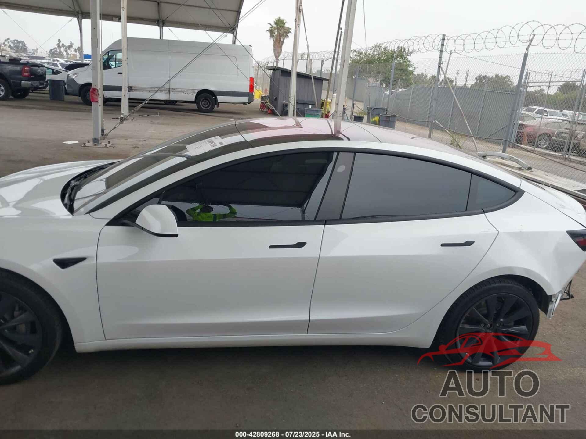 TESLA MODEL 3 2018 - 5YJ3E1EA1JF050138