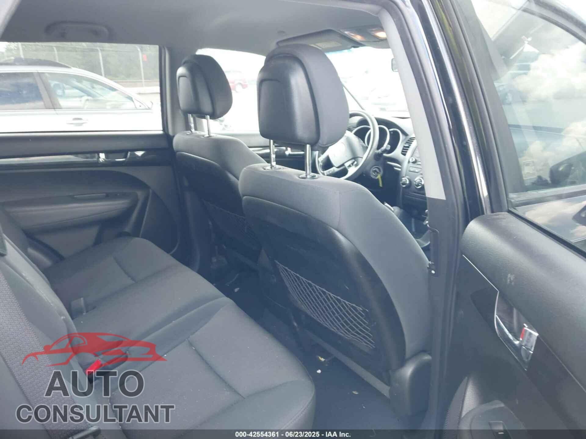 KIA SORENTO 2013 - 5XYKTDA68DG408823