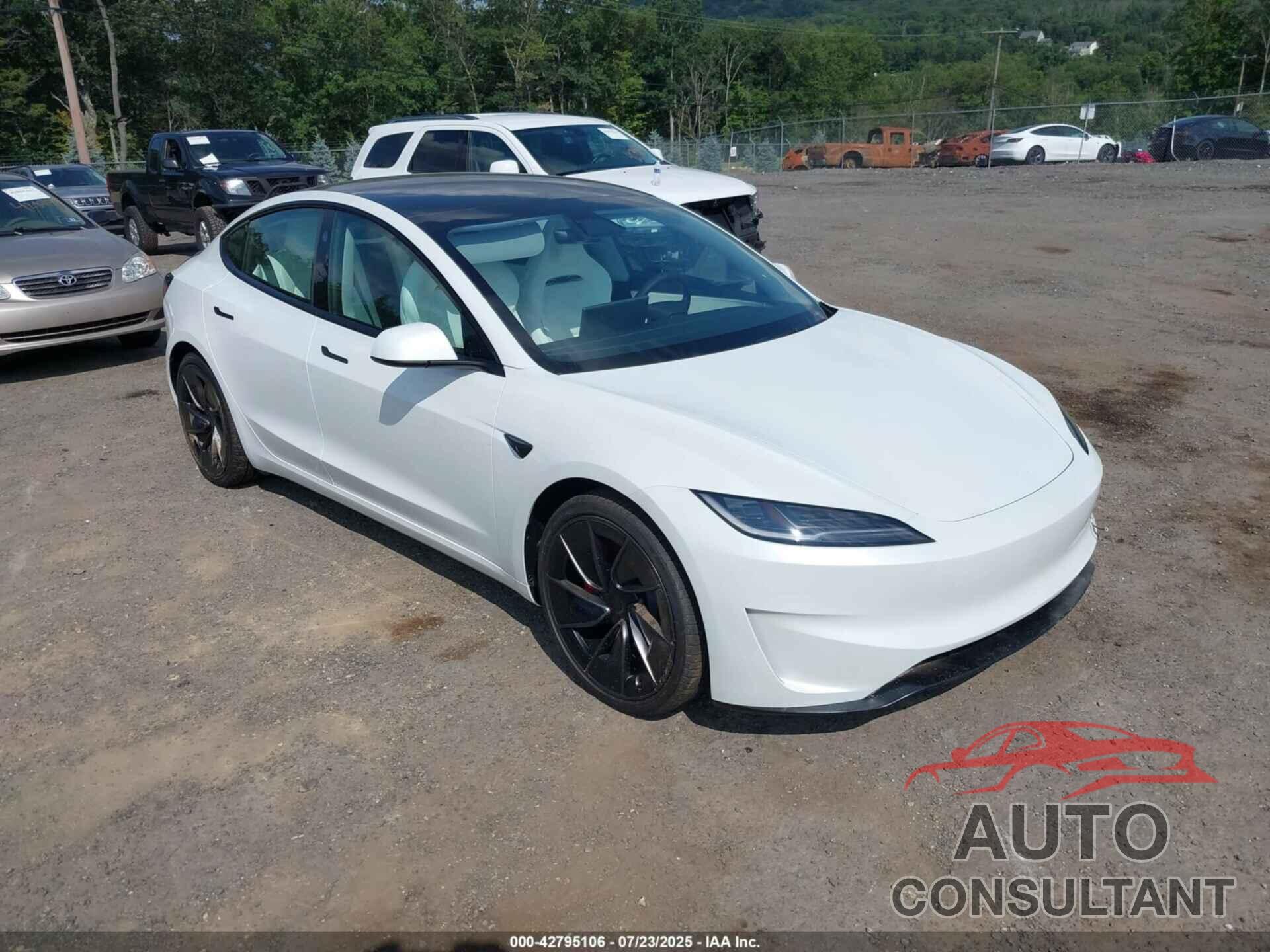 TESLA MODEL 3 2025 - 5YJ3E1ET1SF028403