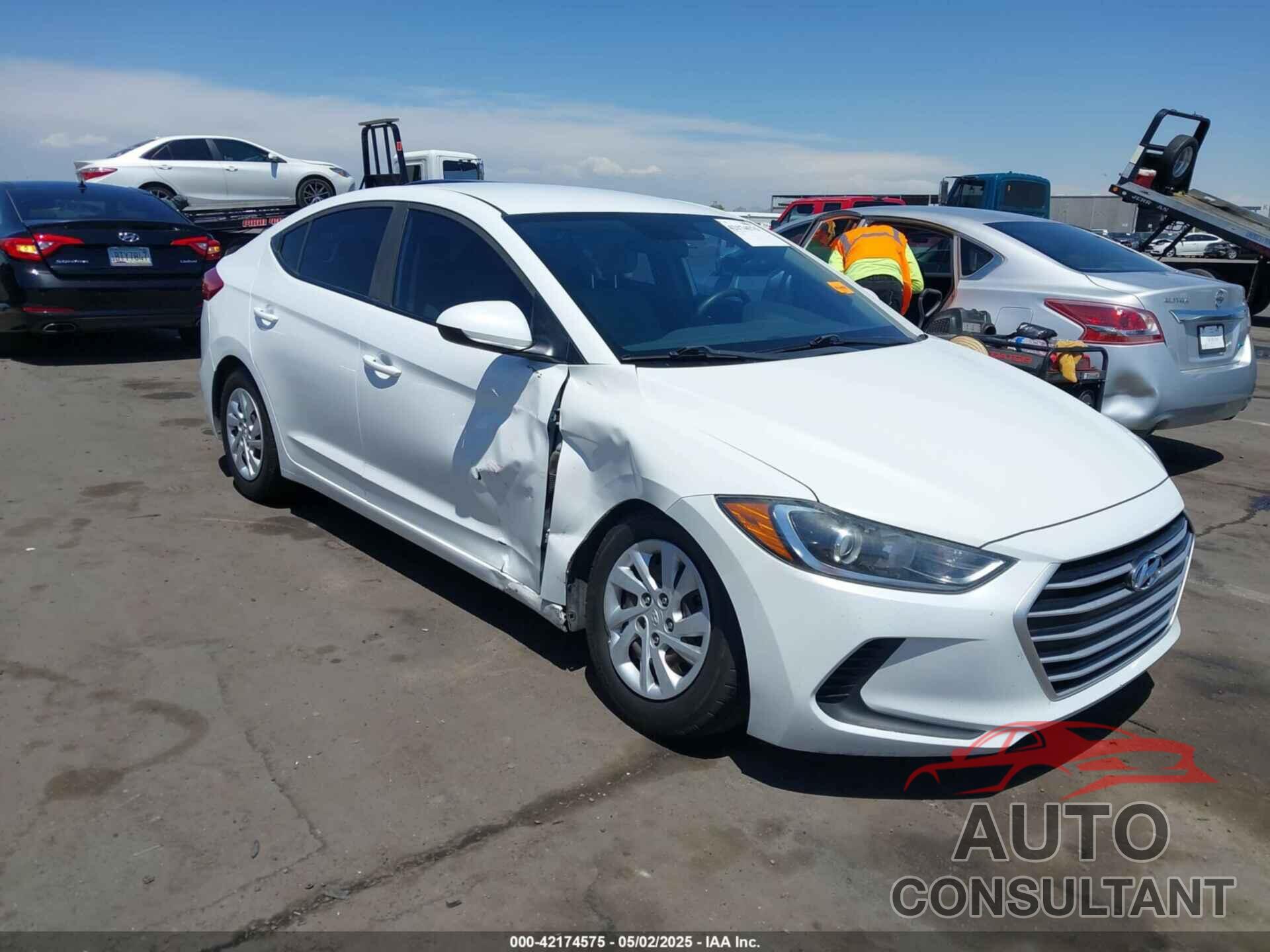 HYUNDAI ELANTRA 2018 - 5NPD74LFXJH303828