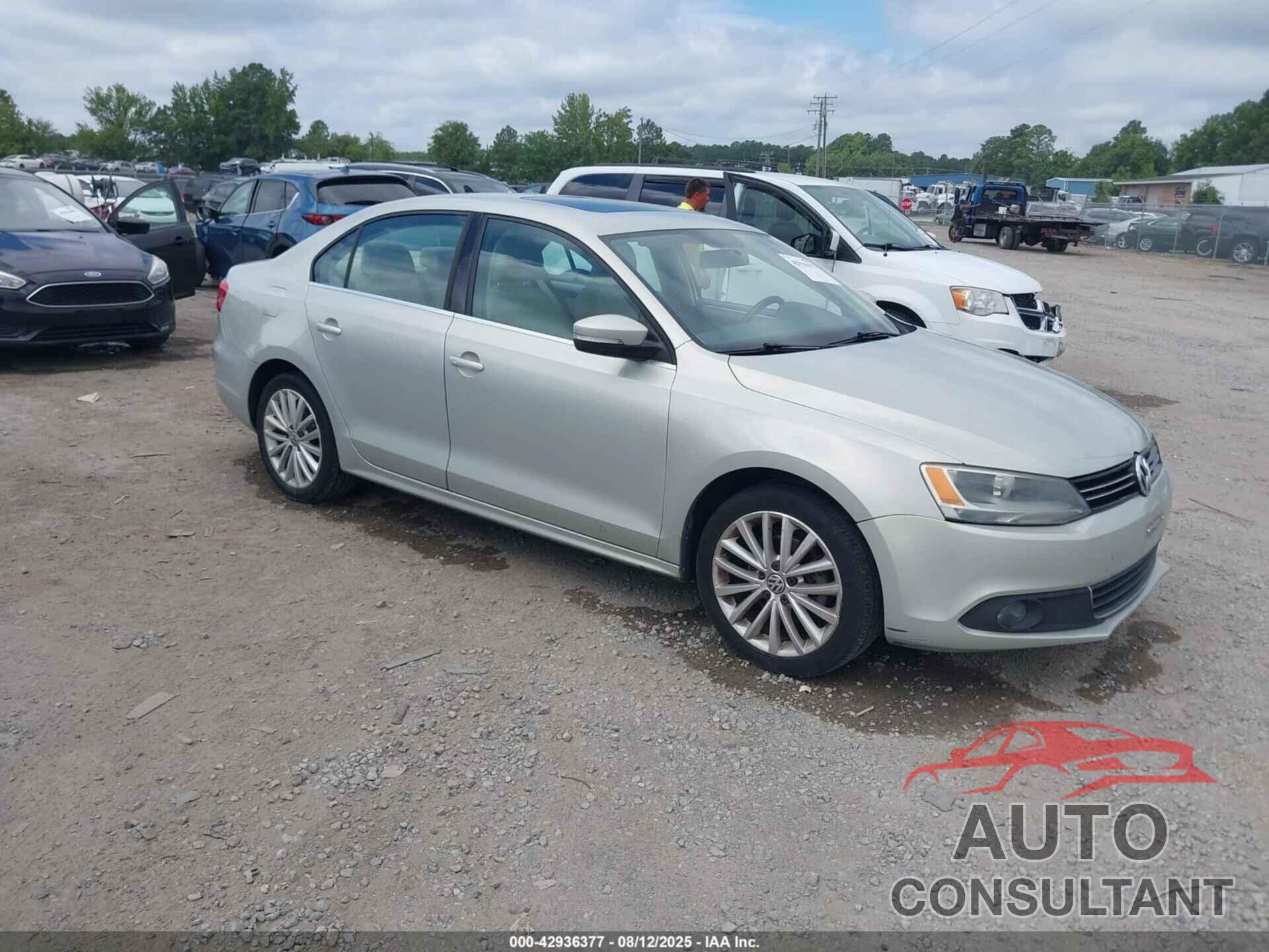 VOLKSWAGEN JETTA 2011 - 3VWLX7AJ1BM307361