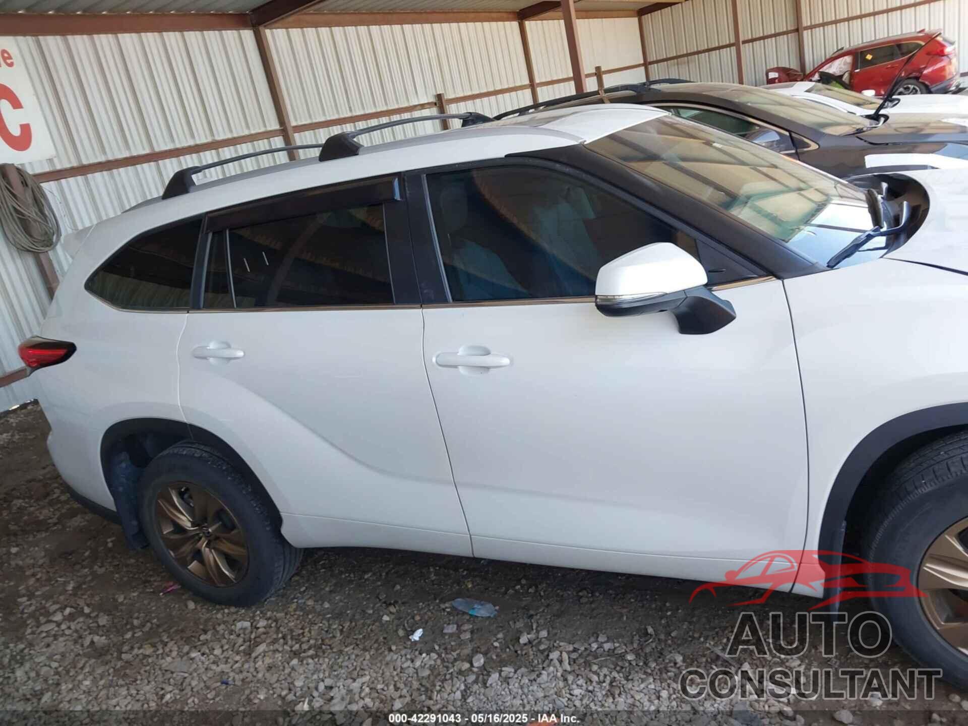 TOYOTA HIGHLANDER 2023 - 5TDAARAH7PS017203