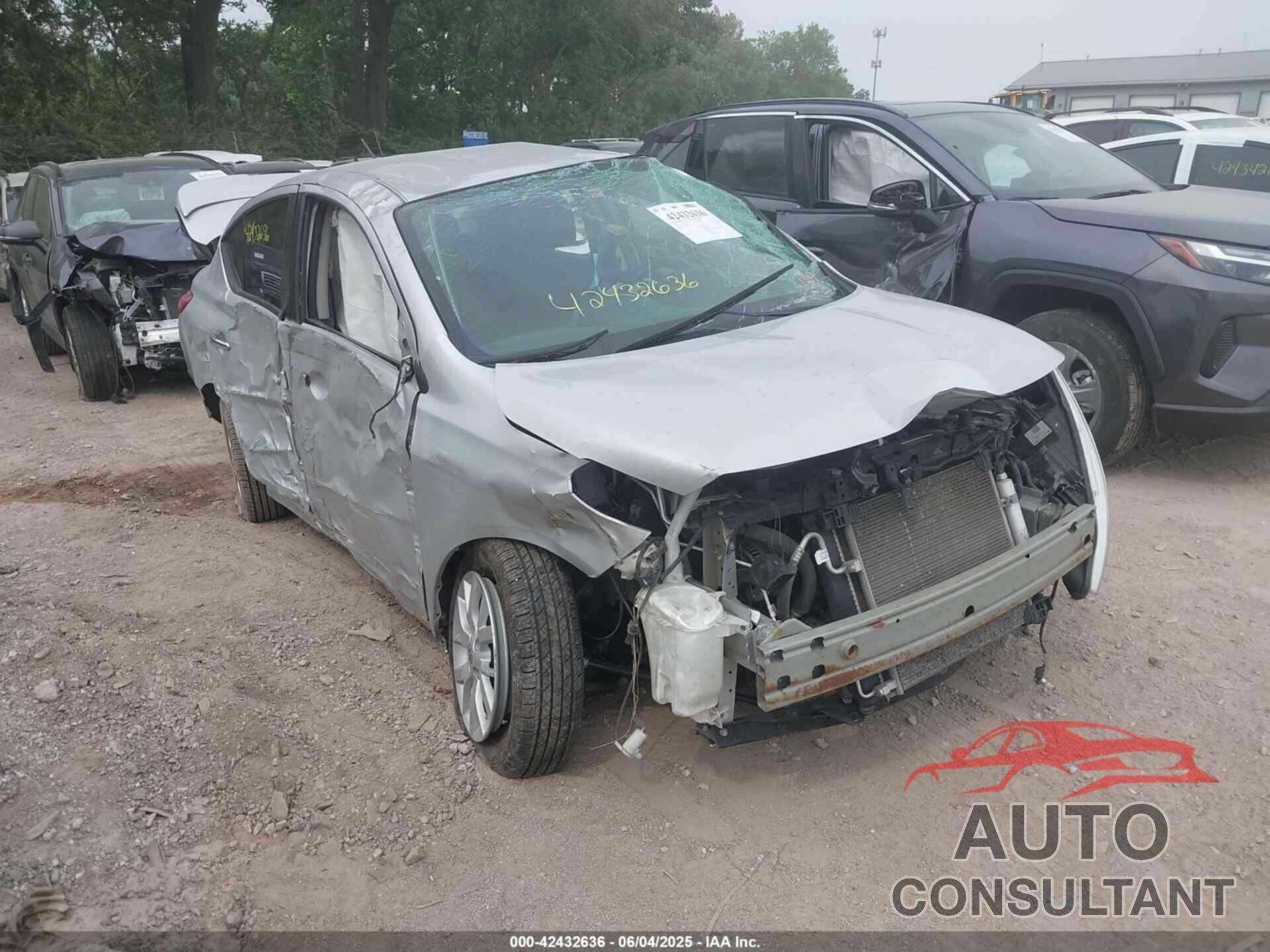 NISSAN VERSA 2018 - 3N1CN7AP5JL877903