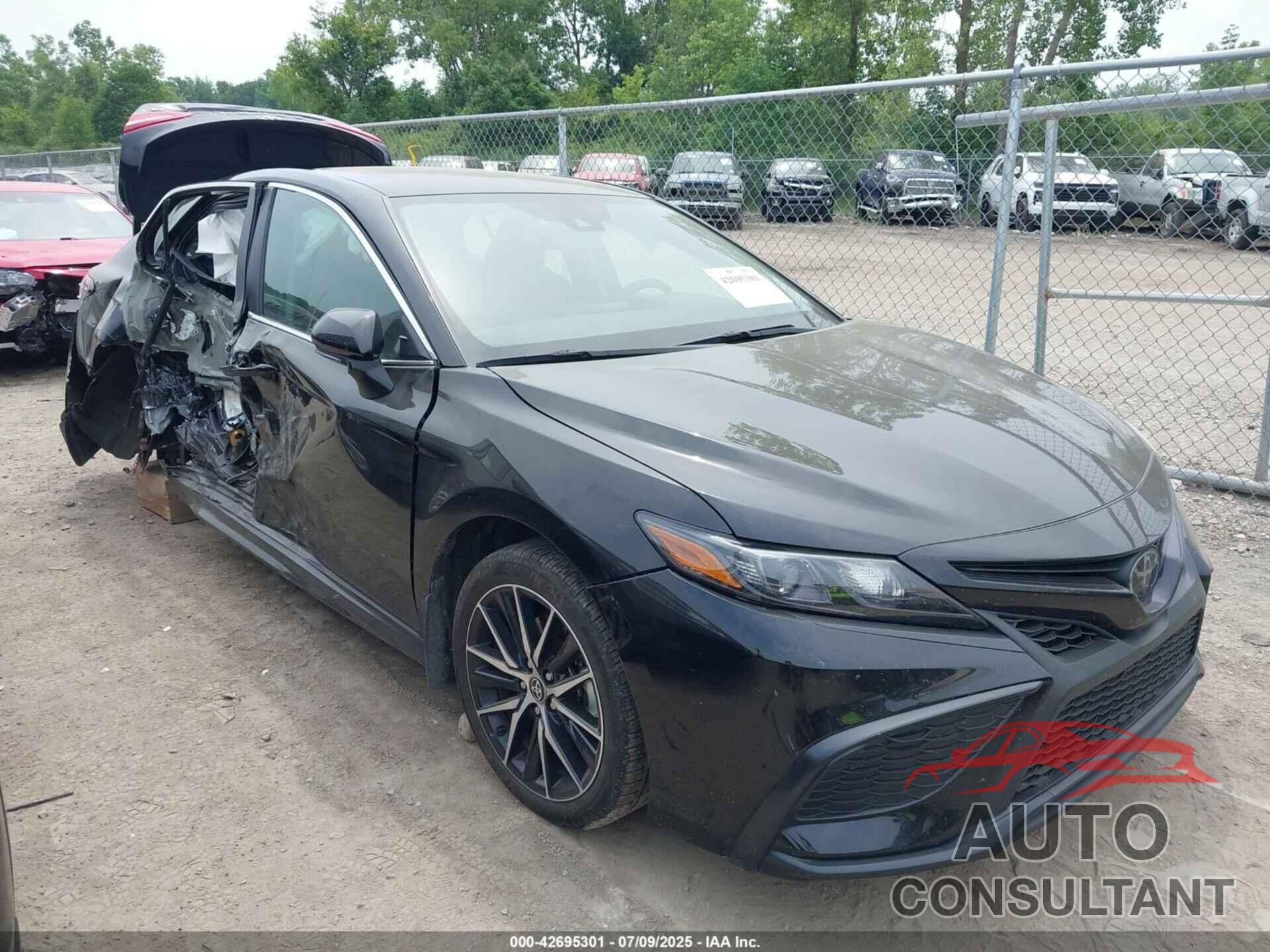 TOYOTA CAMRY 2023 - 4T1T11AK8PU836279