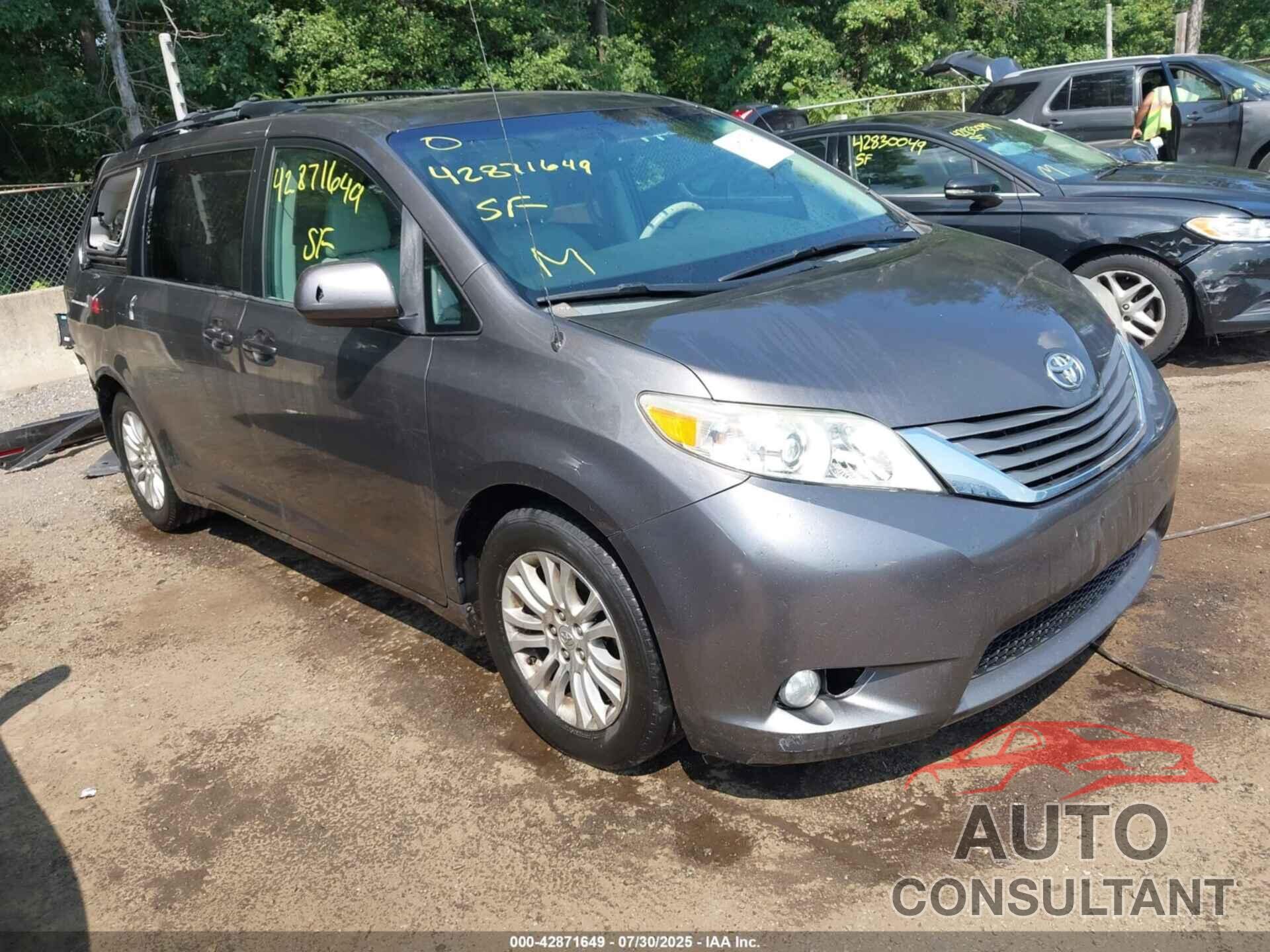TOYOTA SIENNA 2014 - 5TDYK3DC7ES415582
