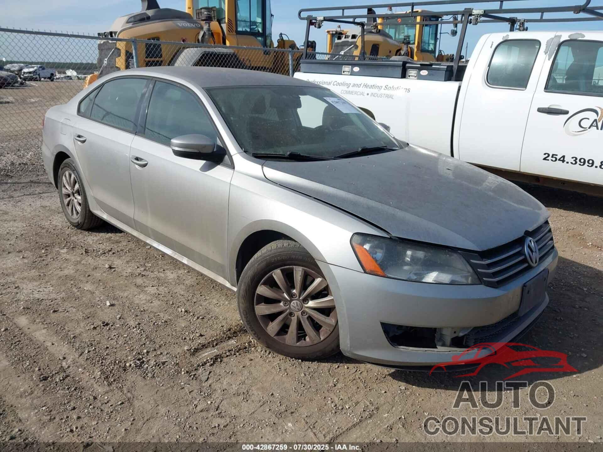 VOLKSWAGEN PASSAT 2013 - 1VWAP7A38DC036103