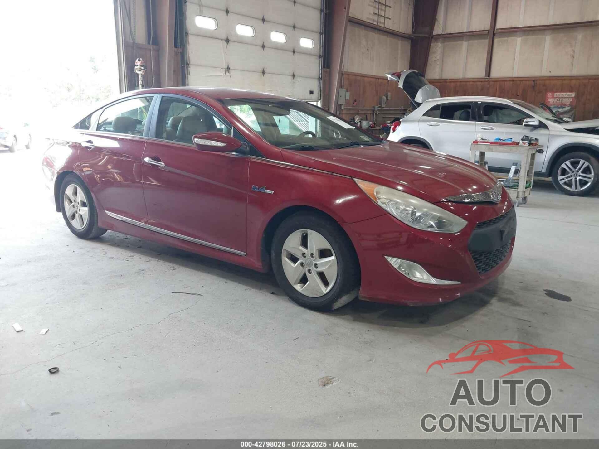HYUNDAI SONATA HYBRID 2012 - KMHEC4A47CA020441