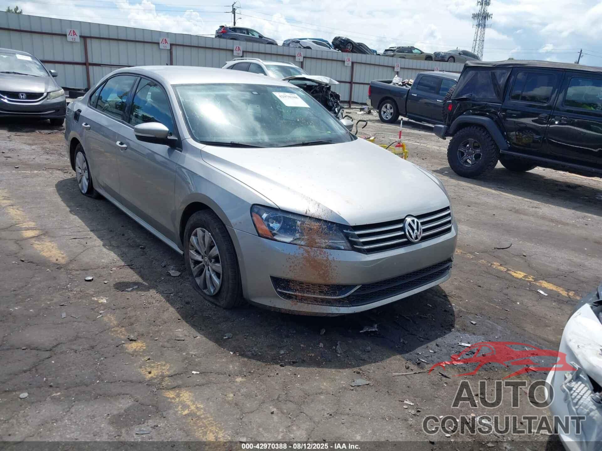 VOLKSWAGEN PASSAT 2013 - 1VWAP7A36DC066412
