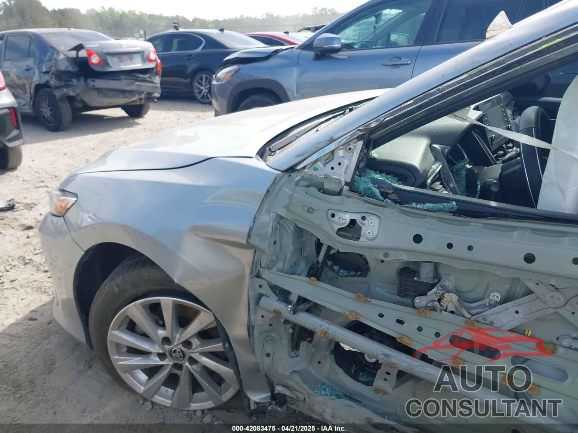 TOYOTA CAMRY 2021 - 4T1C11AK6MU443408