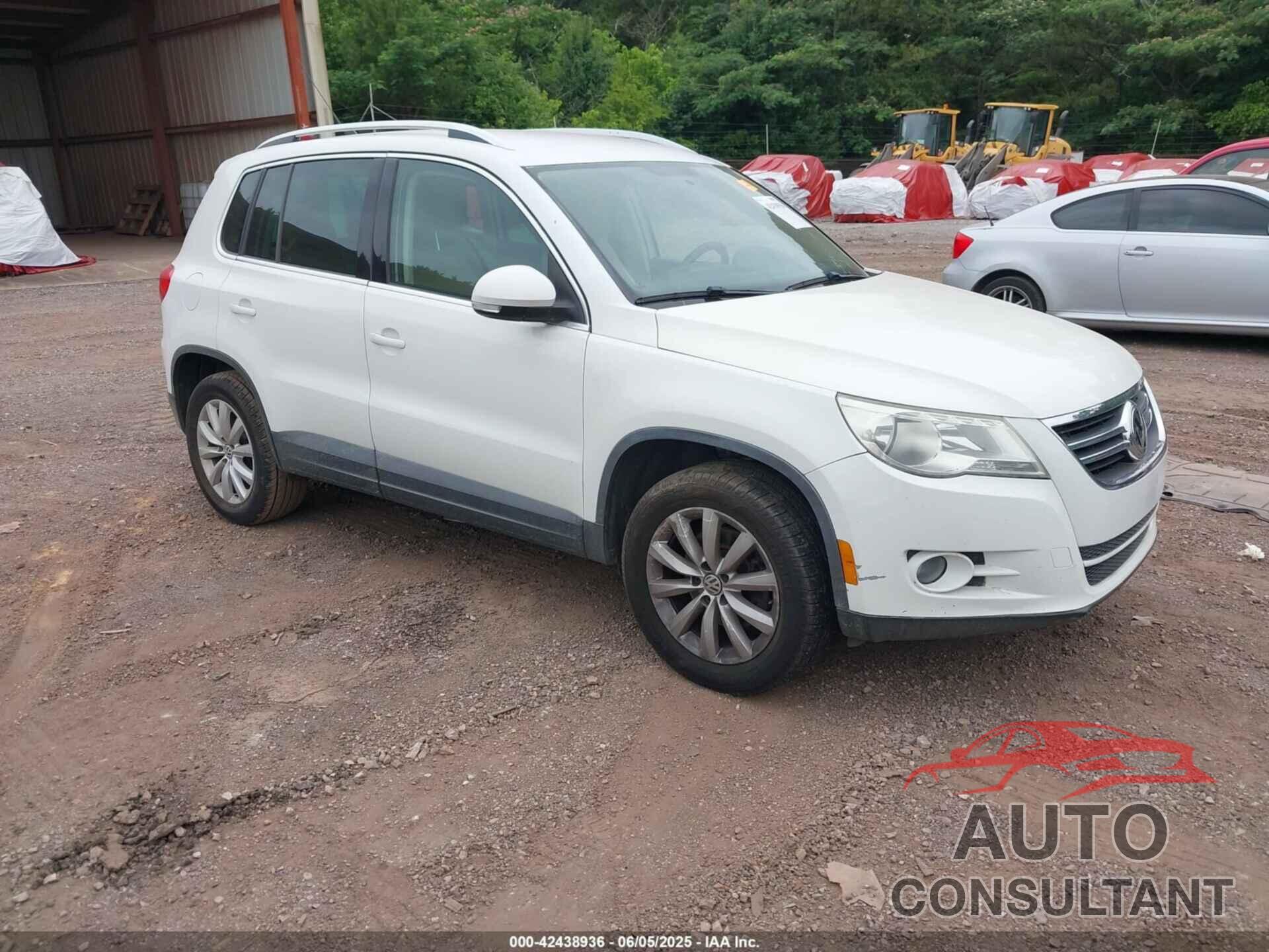 VOLKSWAGEN TIGUAN 2011 - WVGAV7AXXBW540073