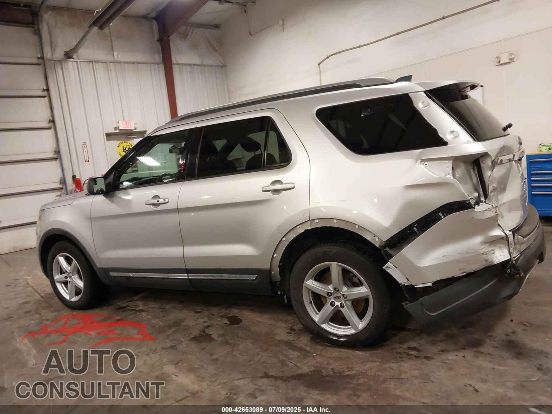 FORD EXPLORER 2018 - 1FM5K7D8XJGB89981