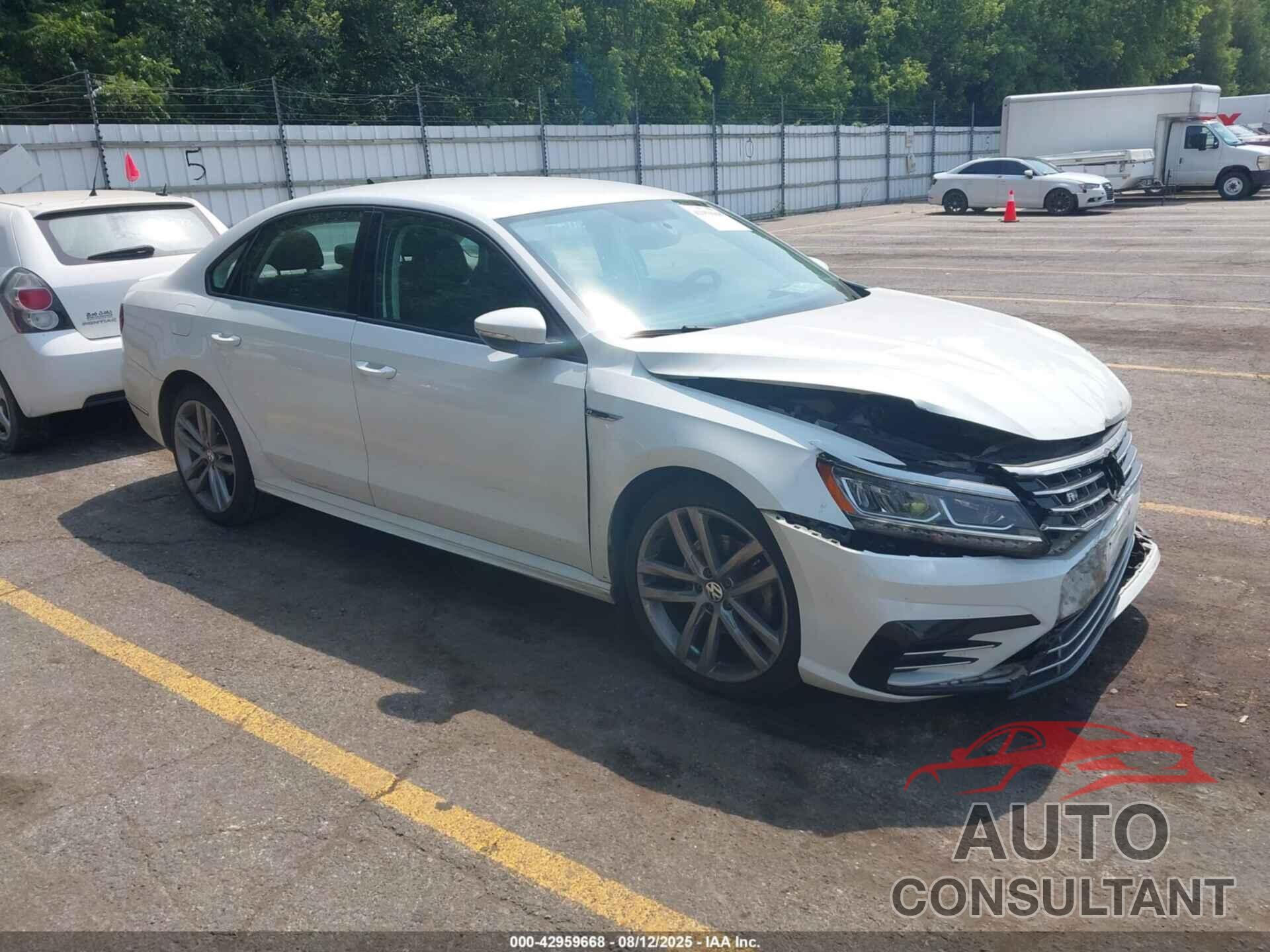 VOLKSWAGEN PASSAT 2018 - 1WVAA7A33JC049614