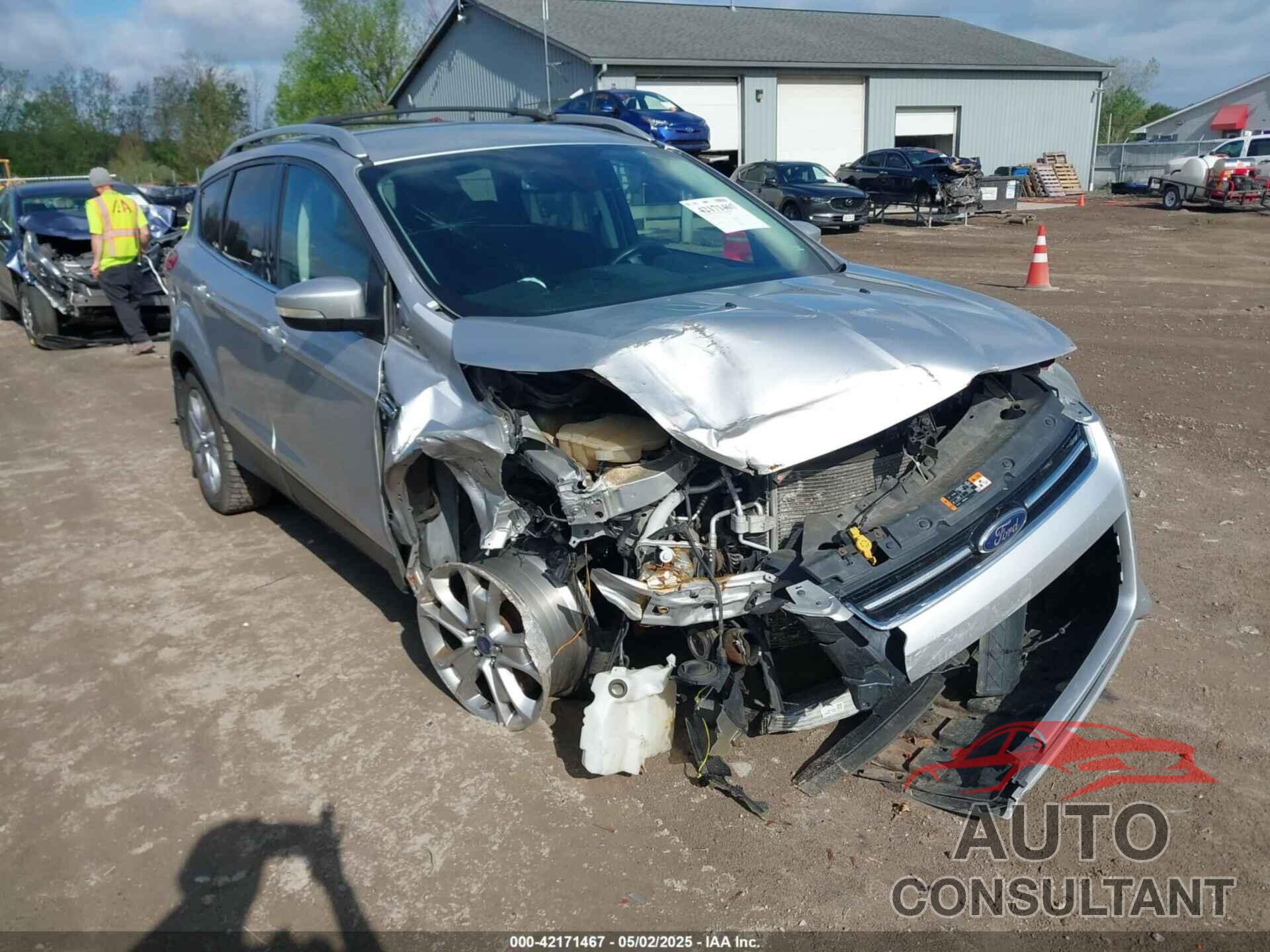 FORD ESCAPE 2015 - 1FMCU9J99FUC75852