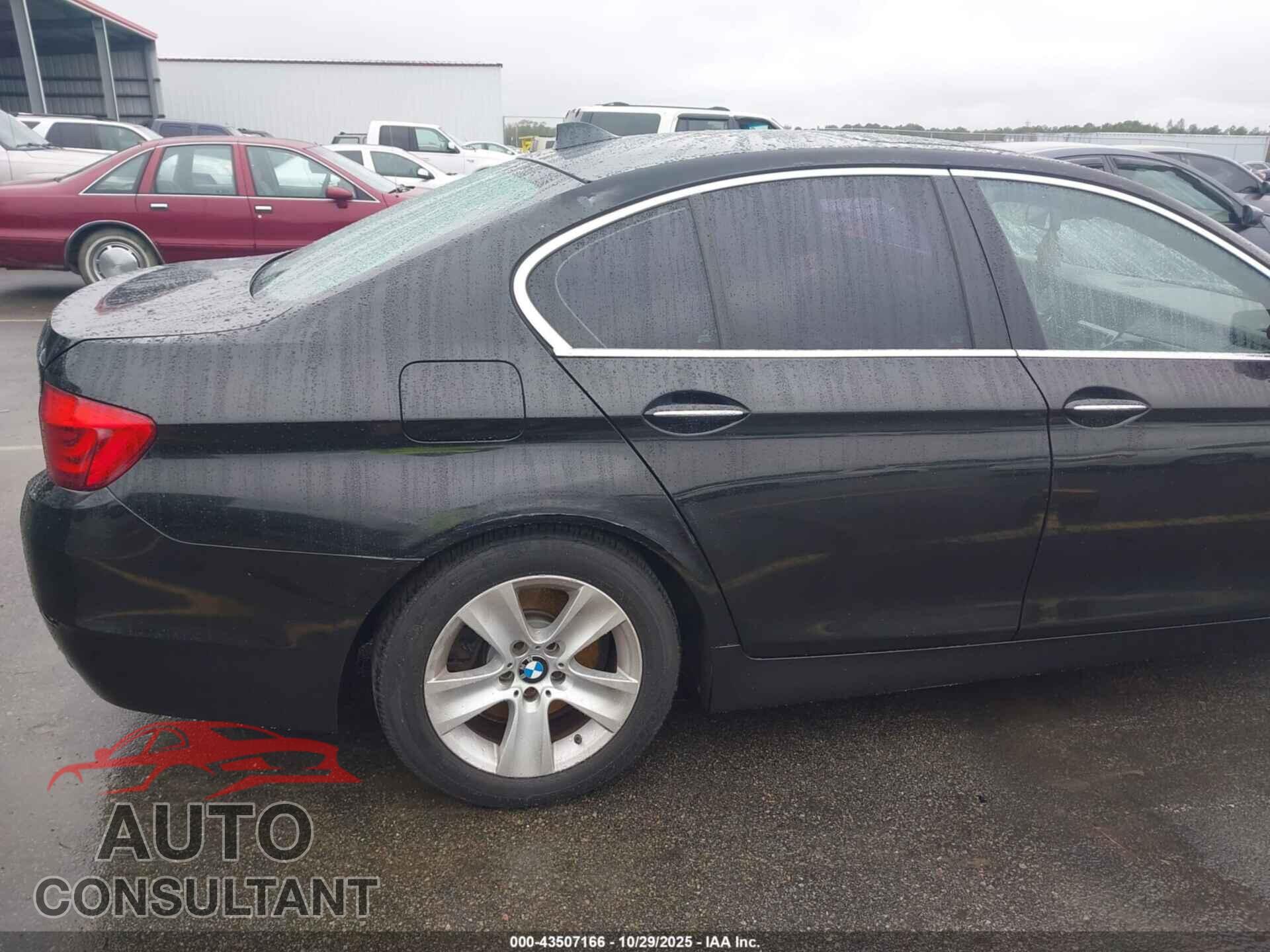 BMW 528I 2012 - WBAXH5C59CDW02868