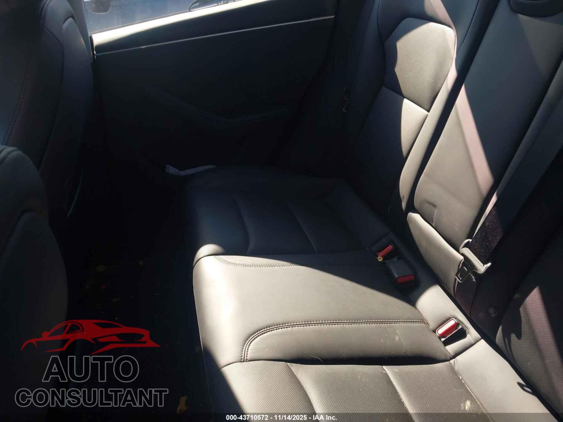 TESLA MODEL 3 2024 - 5YJ3E1EB3RF801373