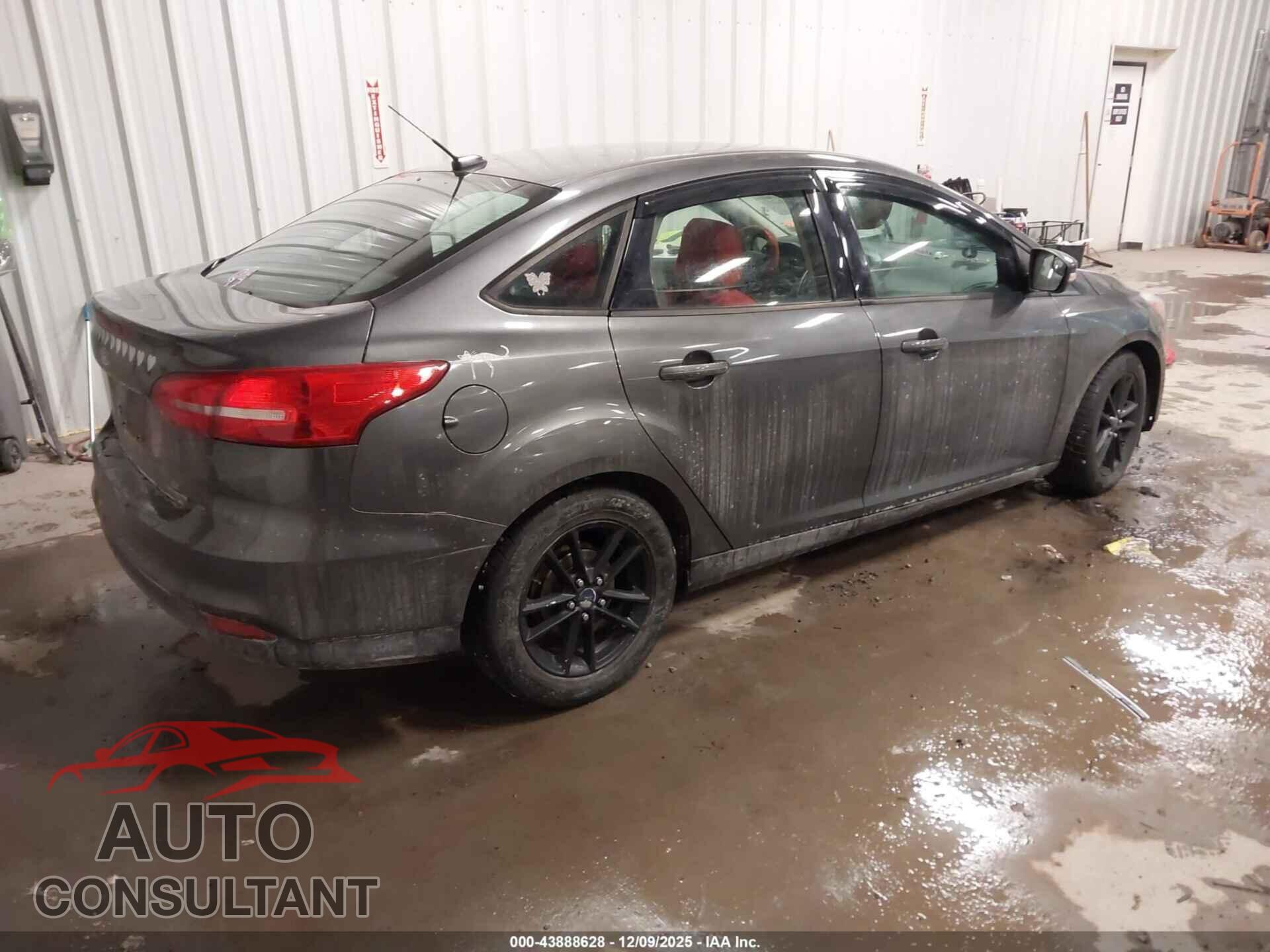FORD FOCUS 2015 - 1FADP3F26FL264103