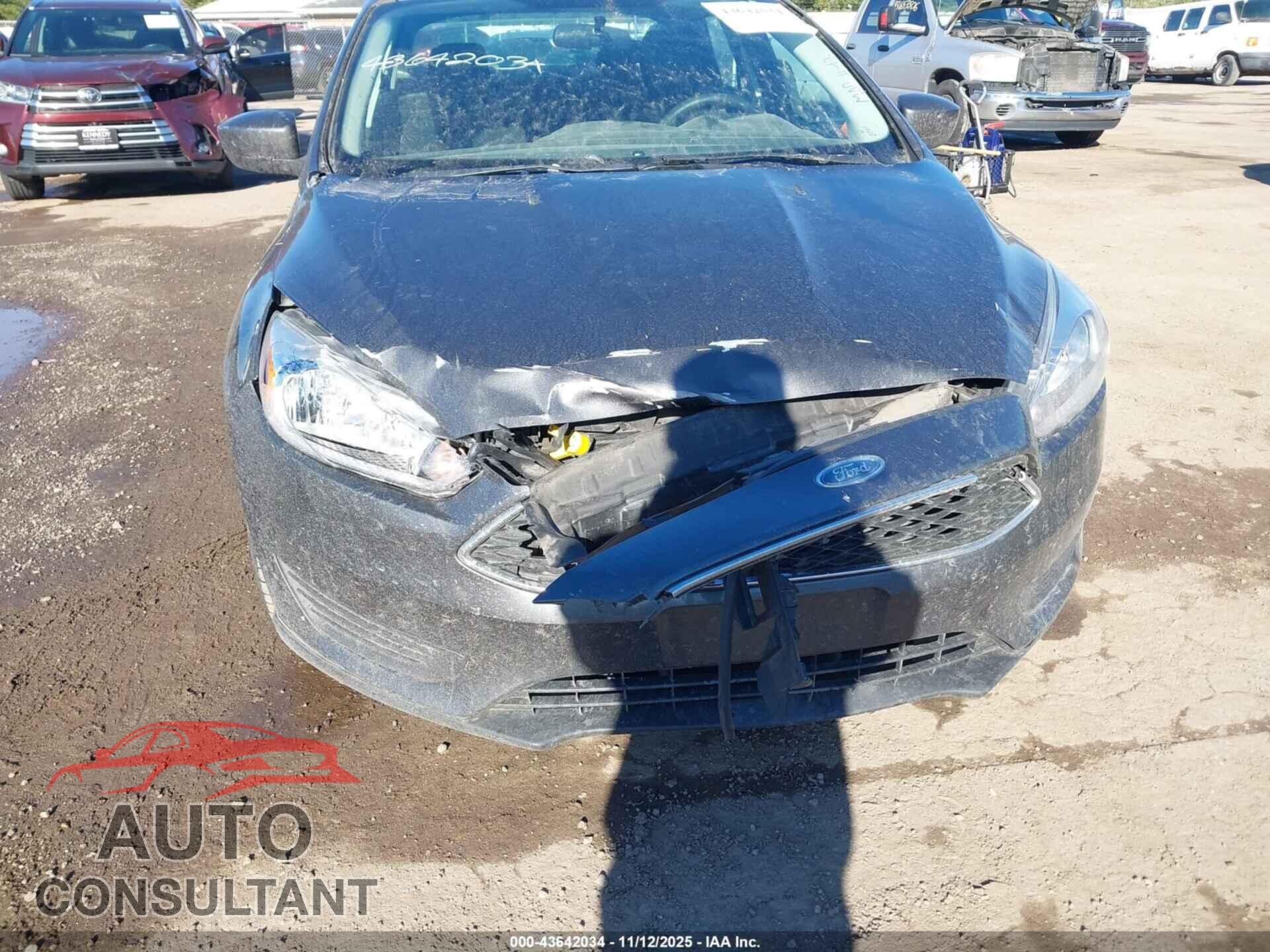 FORD FOCUS 2018 - 1FADP3F29JL267294
