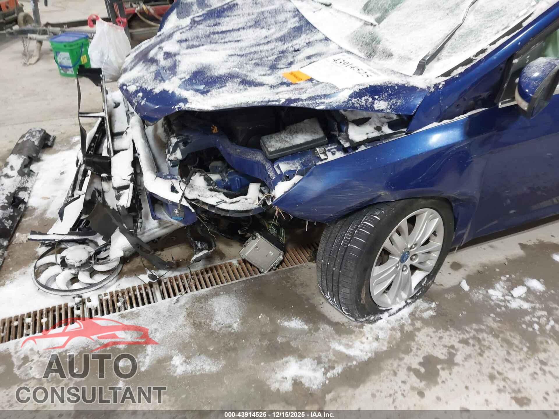 FORD FOCUS 2012 - 1FAHP3M23CL256069
