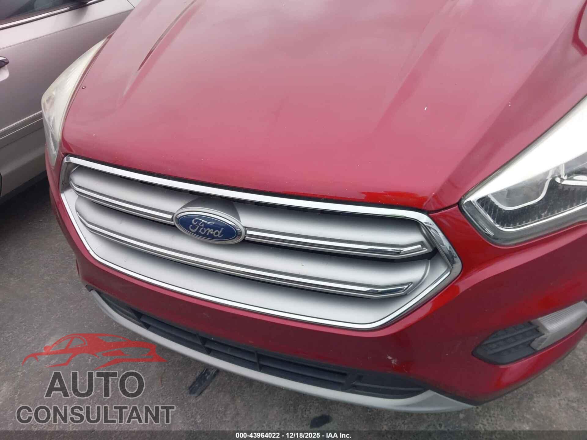 FORD ESCAPE 2017 - 1FMCU0GD4HUF05744
