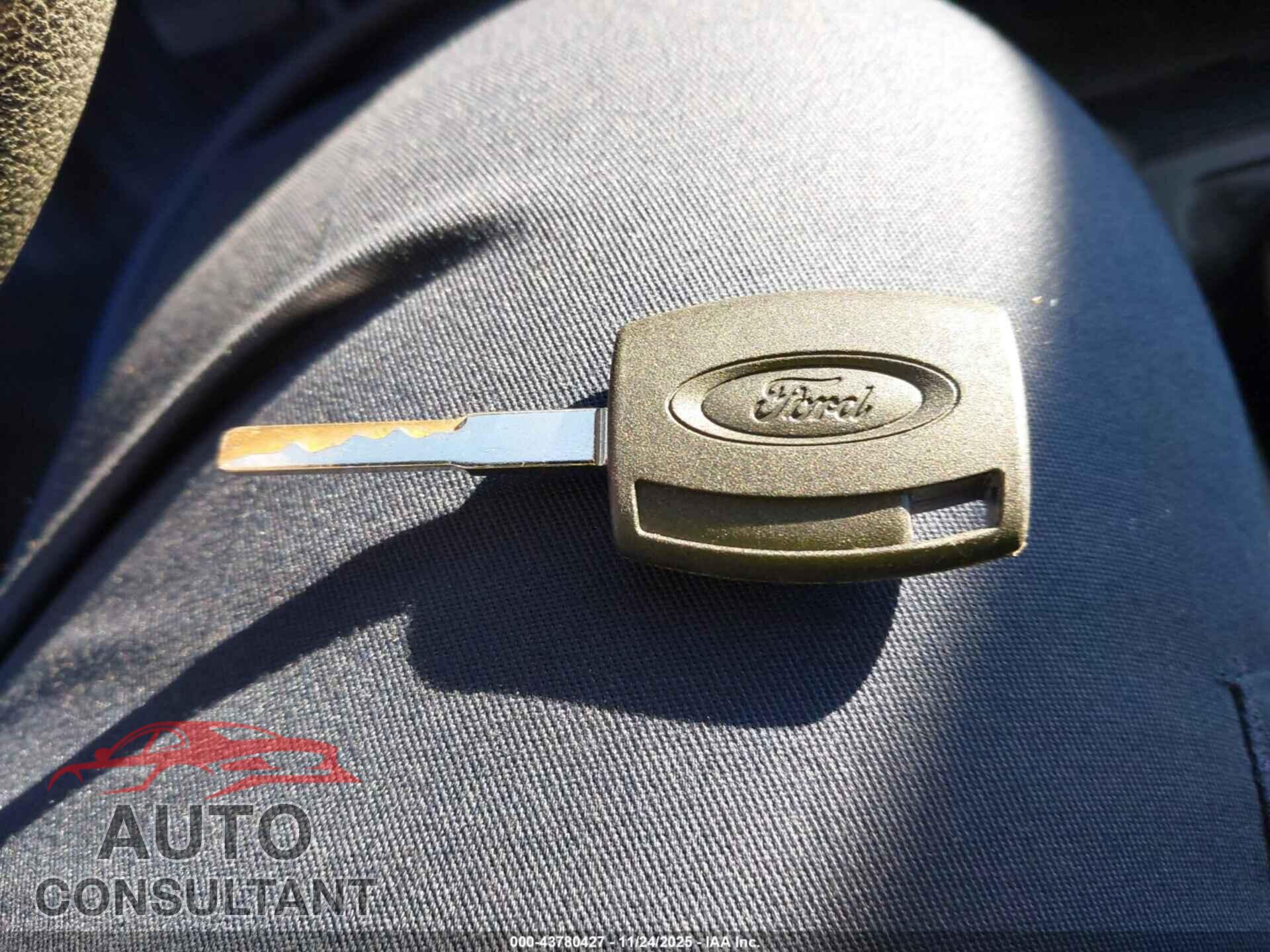 FORD FOCUS 2016 - 1FADP3E20GL405556