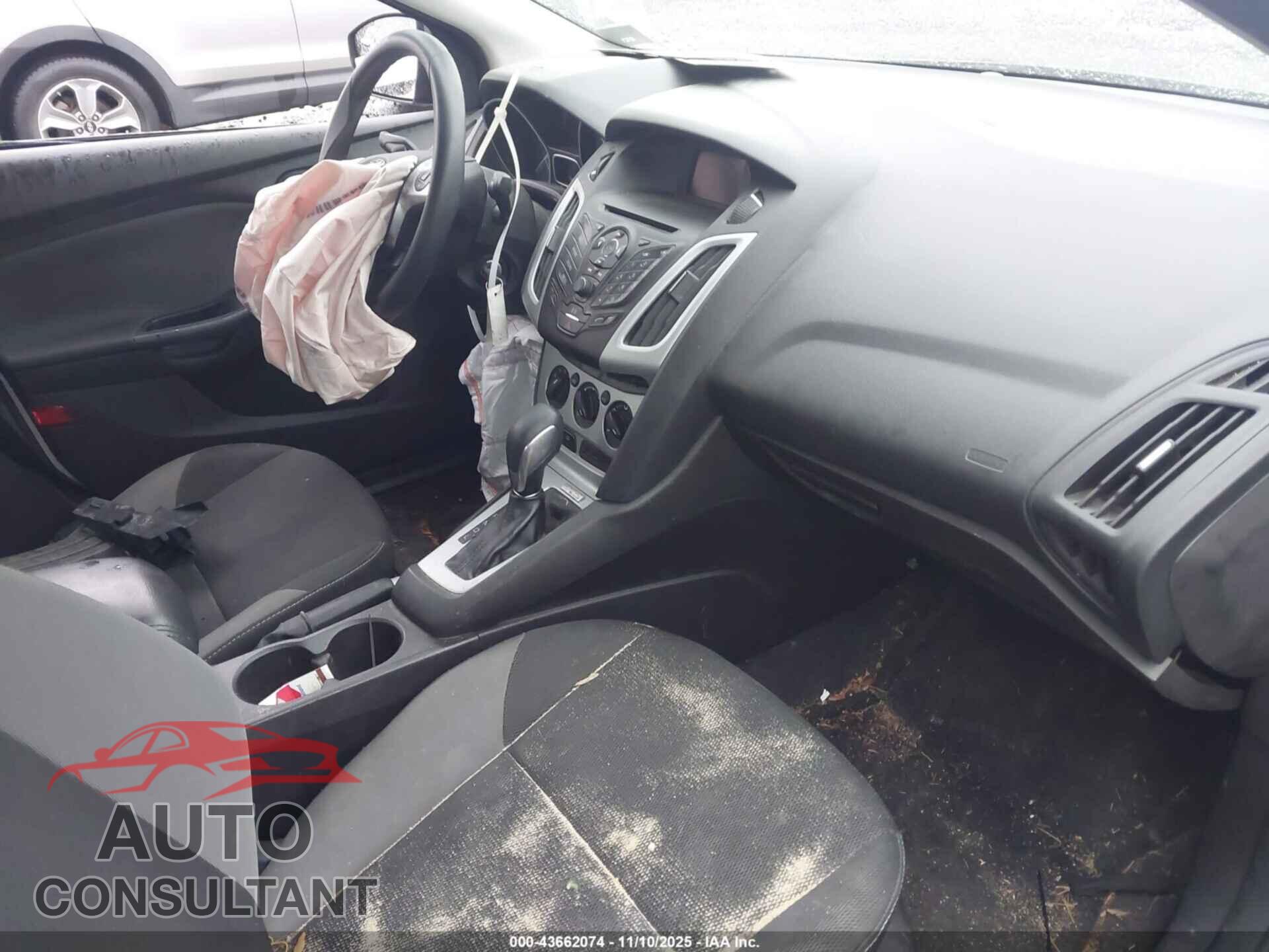FORD FOCUS 2014 - 1FADP3F2XEL201231