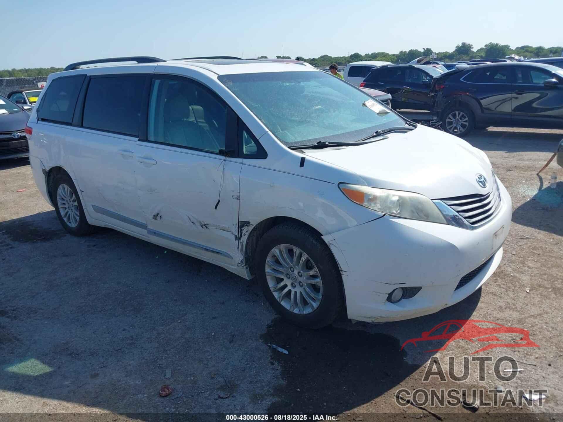 TOYOTA SIENNA 2013 - 5TDYK3DC6DS398384