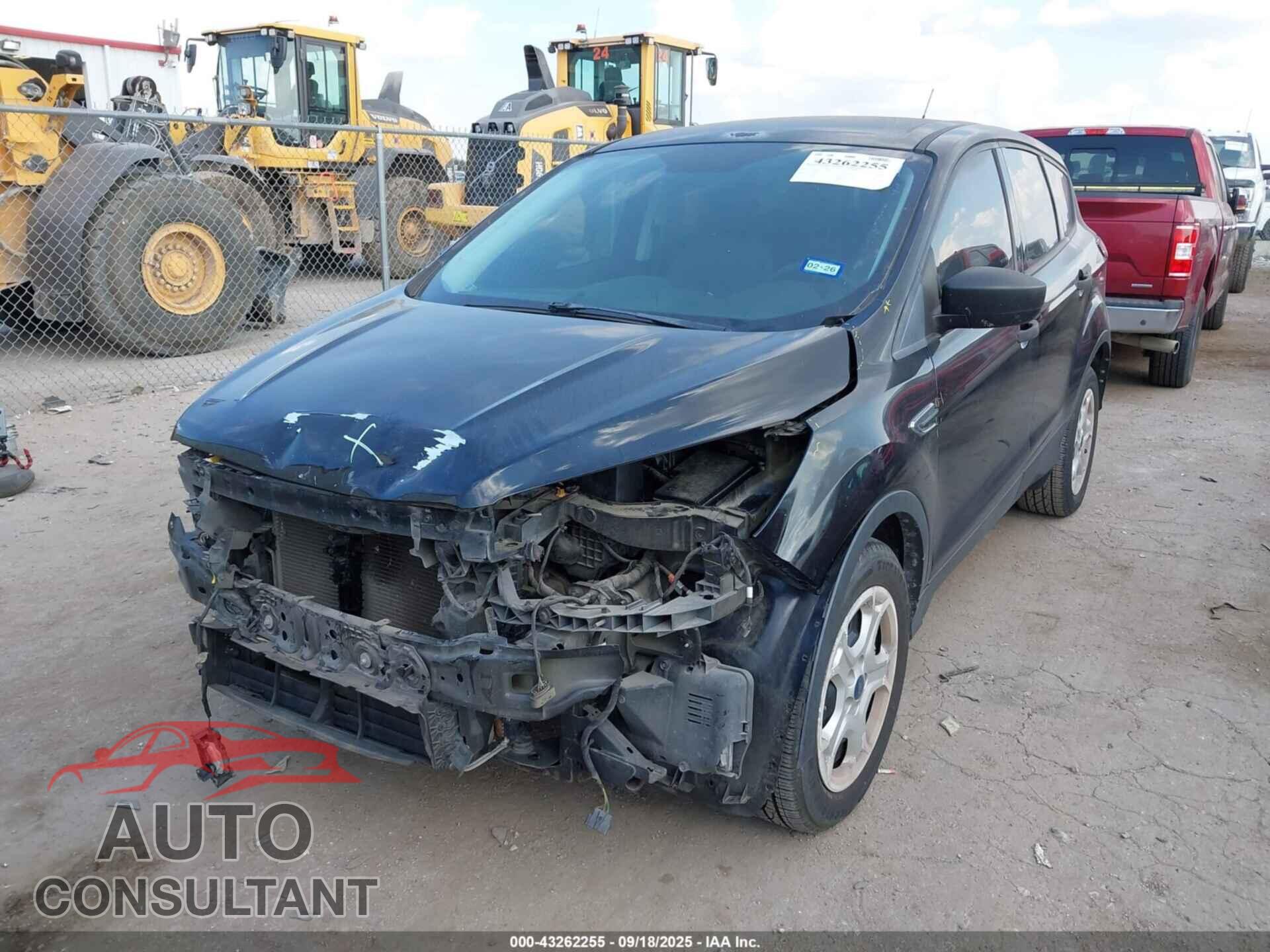 FORD ESCAPE 2017 - 1FMCU0F71HUC38428
