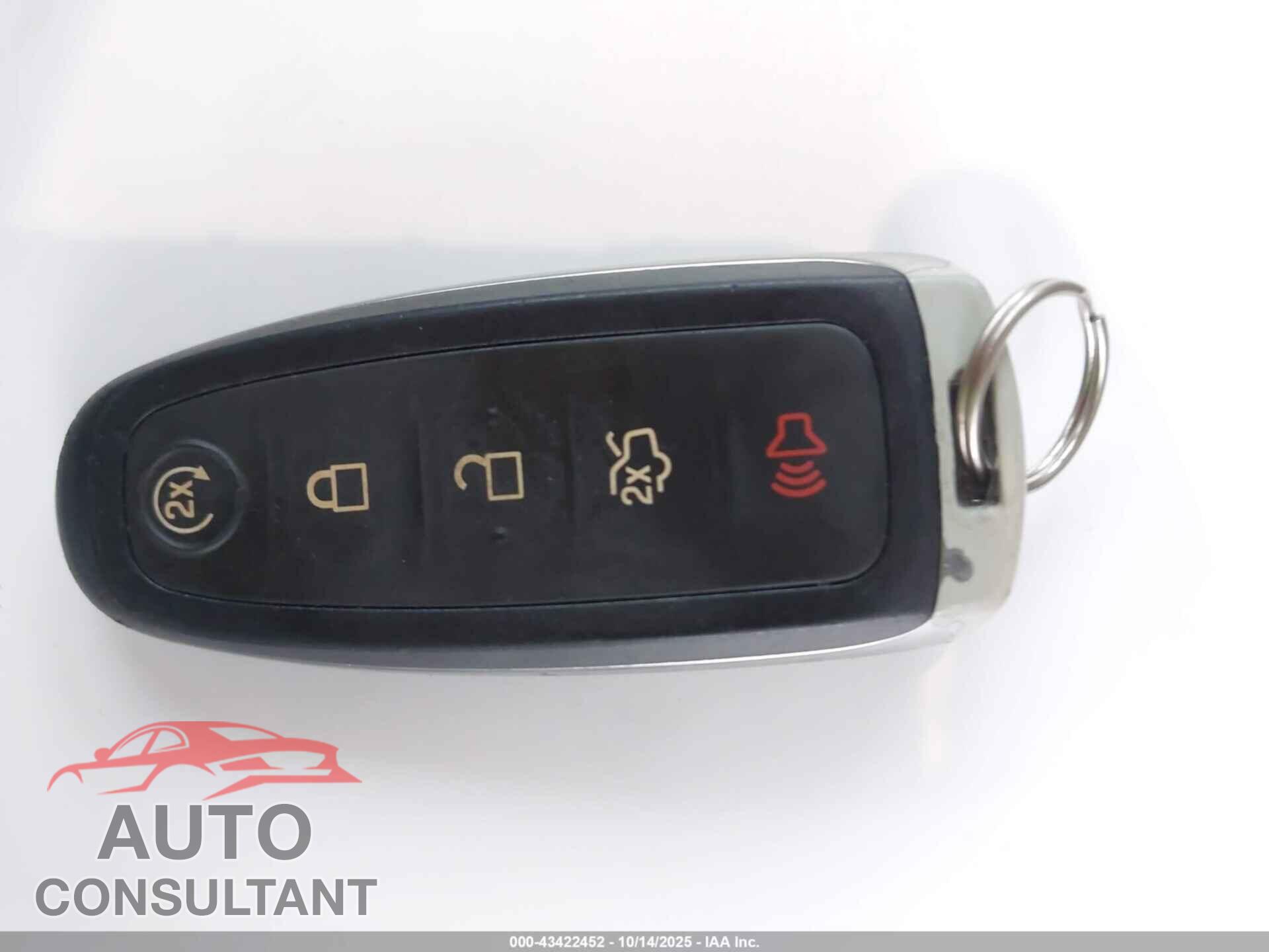 FORD ESCAPE 2017 - 1FMCU0J90HUB80160
