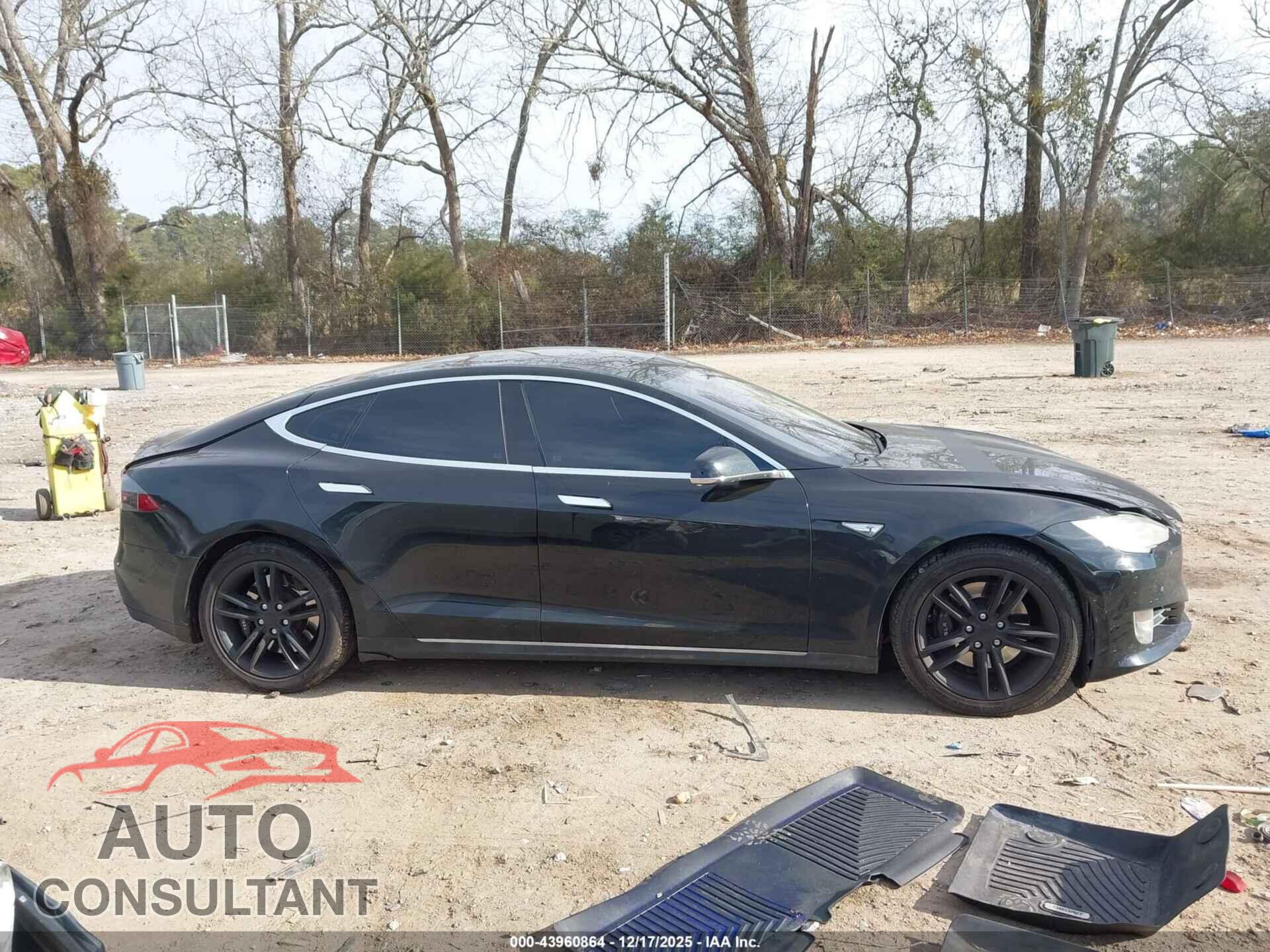 TESLA MODEL S 2013 - 5YJSA1DP6DFP26164