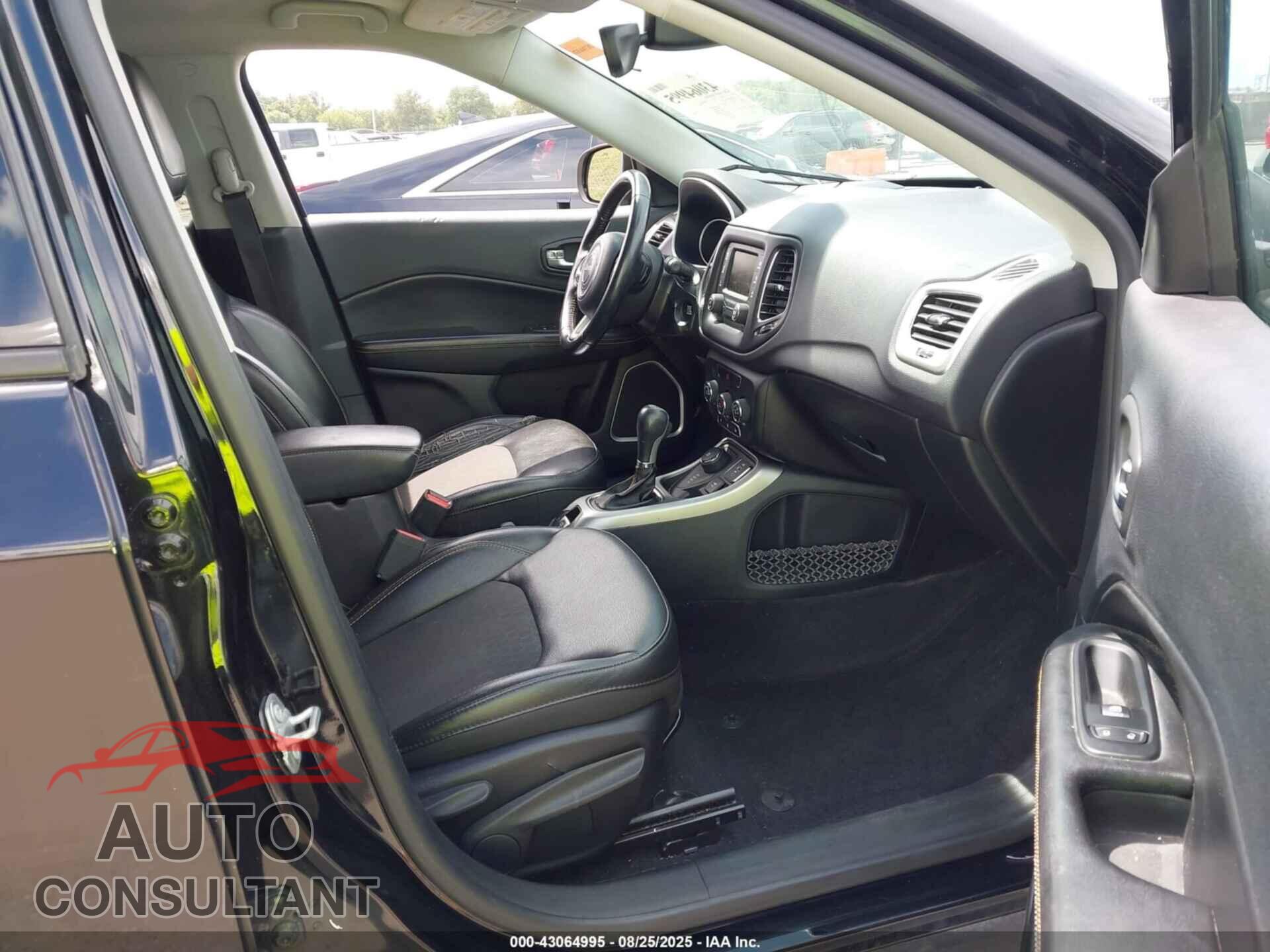 JEEP COMPASS 2018 - 3C4NJDBB4JT403721