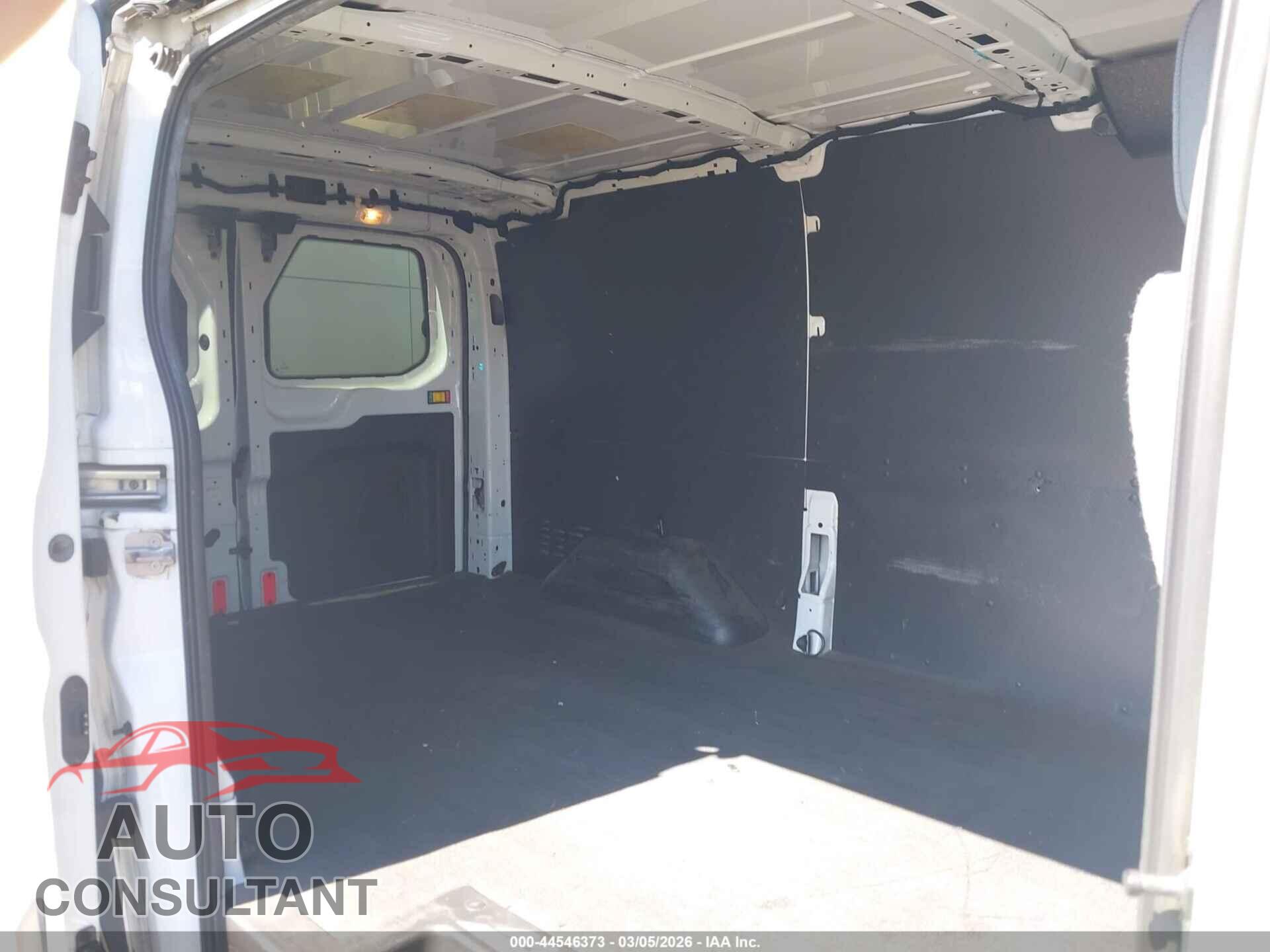 FORD TRANSIT-250 2015 - 1FTYR1YM1FKA49825