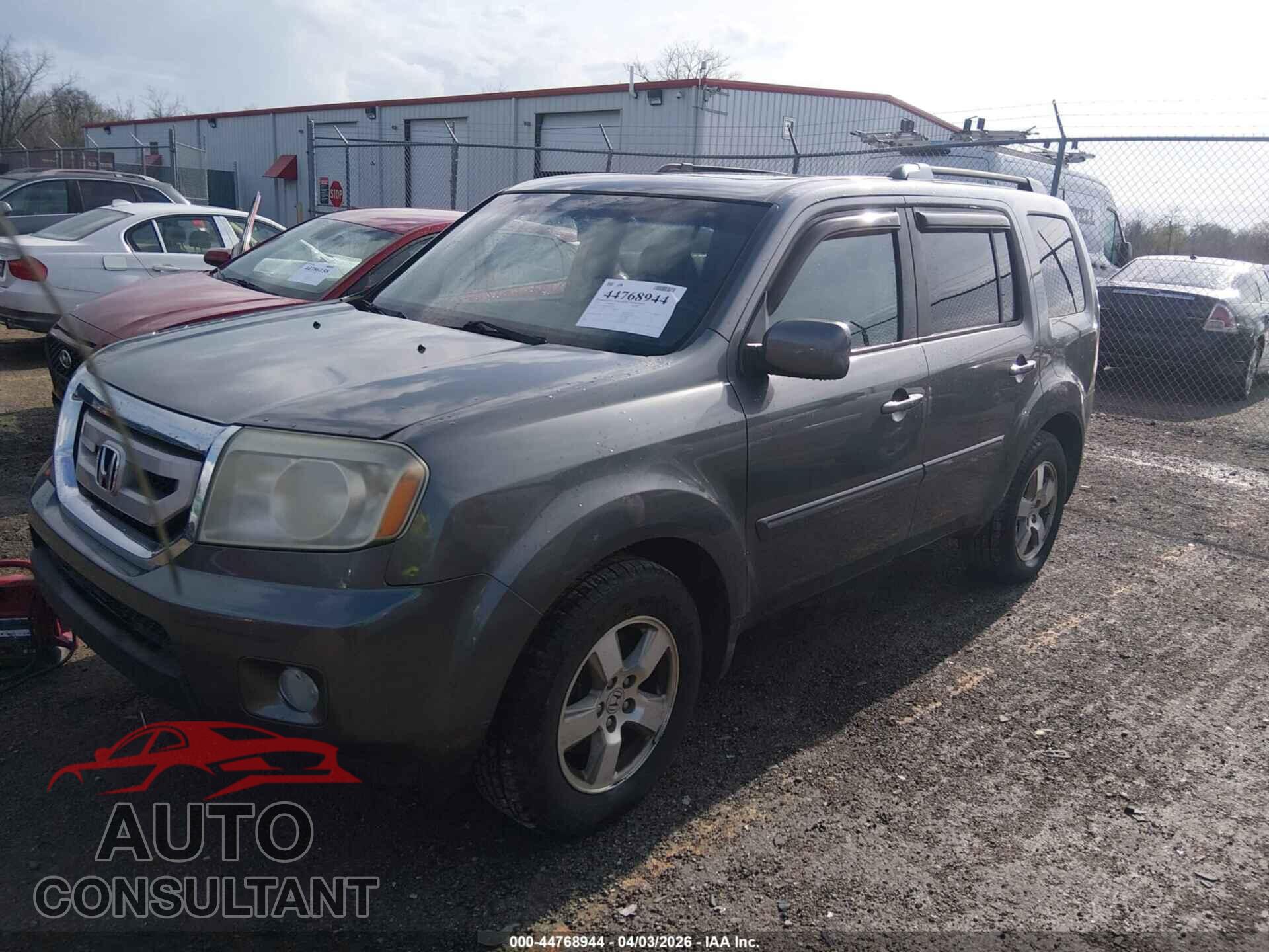 HONDA PILOT 2011 - 5FNYF4H58BB044678