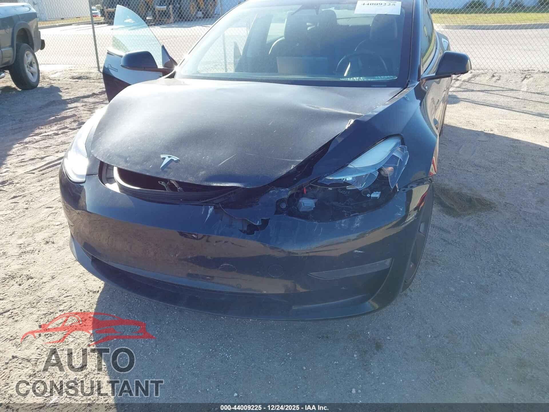 TESLA MODEL 3 2021 - 5YJ3E1EB0MF035529