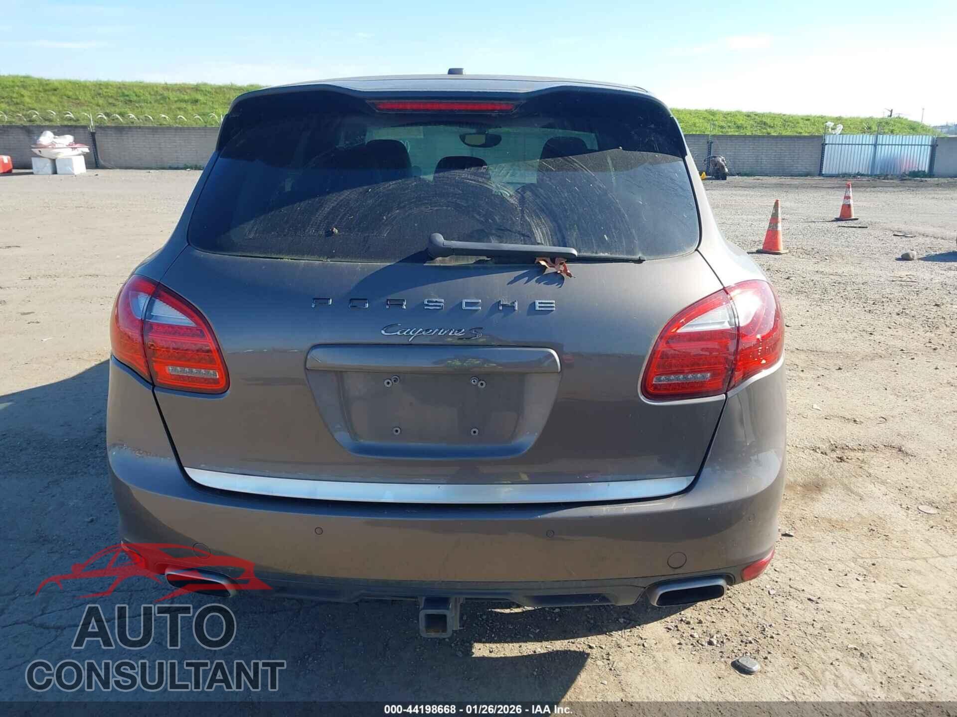 PORSCHE CAYENNE 2011 - WP1AB2A2XBLA41939