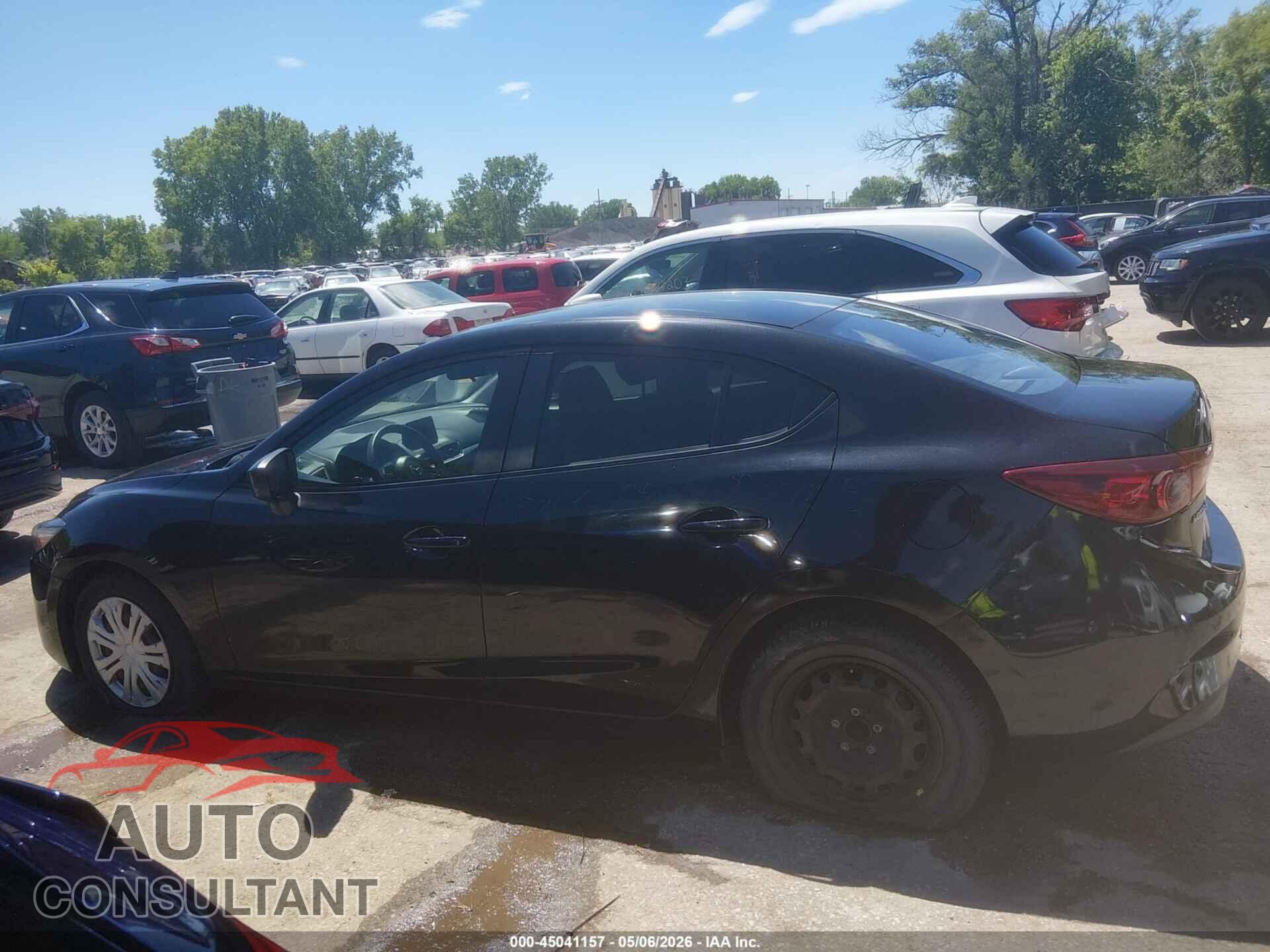 MAZDA MAZDA3 2018 - 3MZBN1U79JM228551