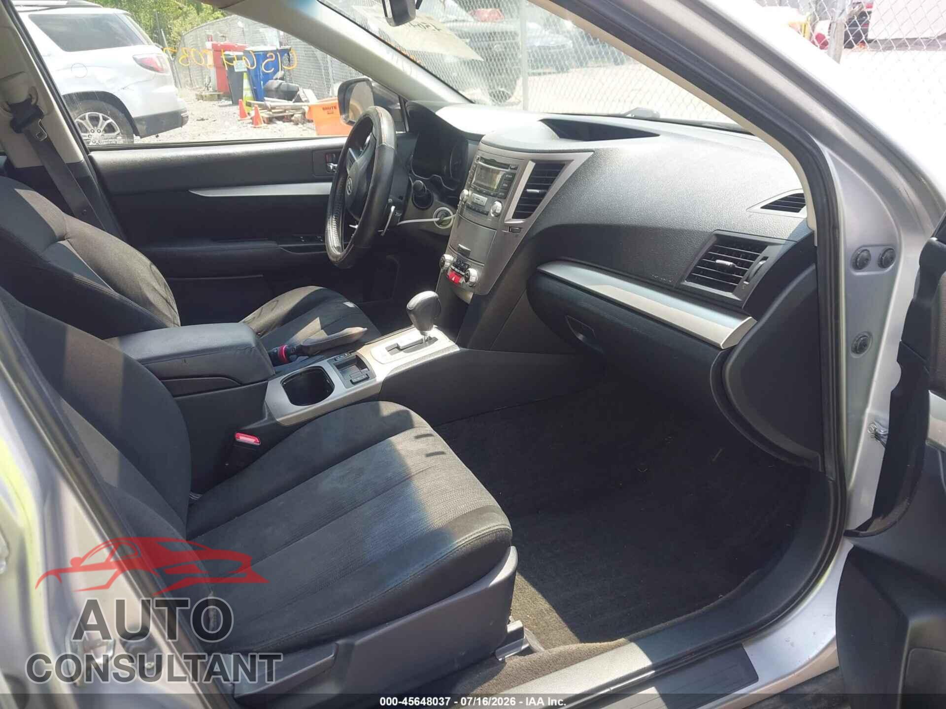 SUBARU OUTBACK 2013 - 4S4BRBGC8D3215541