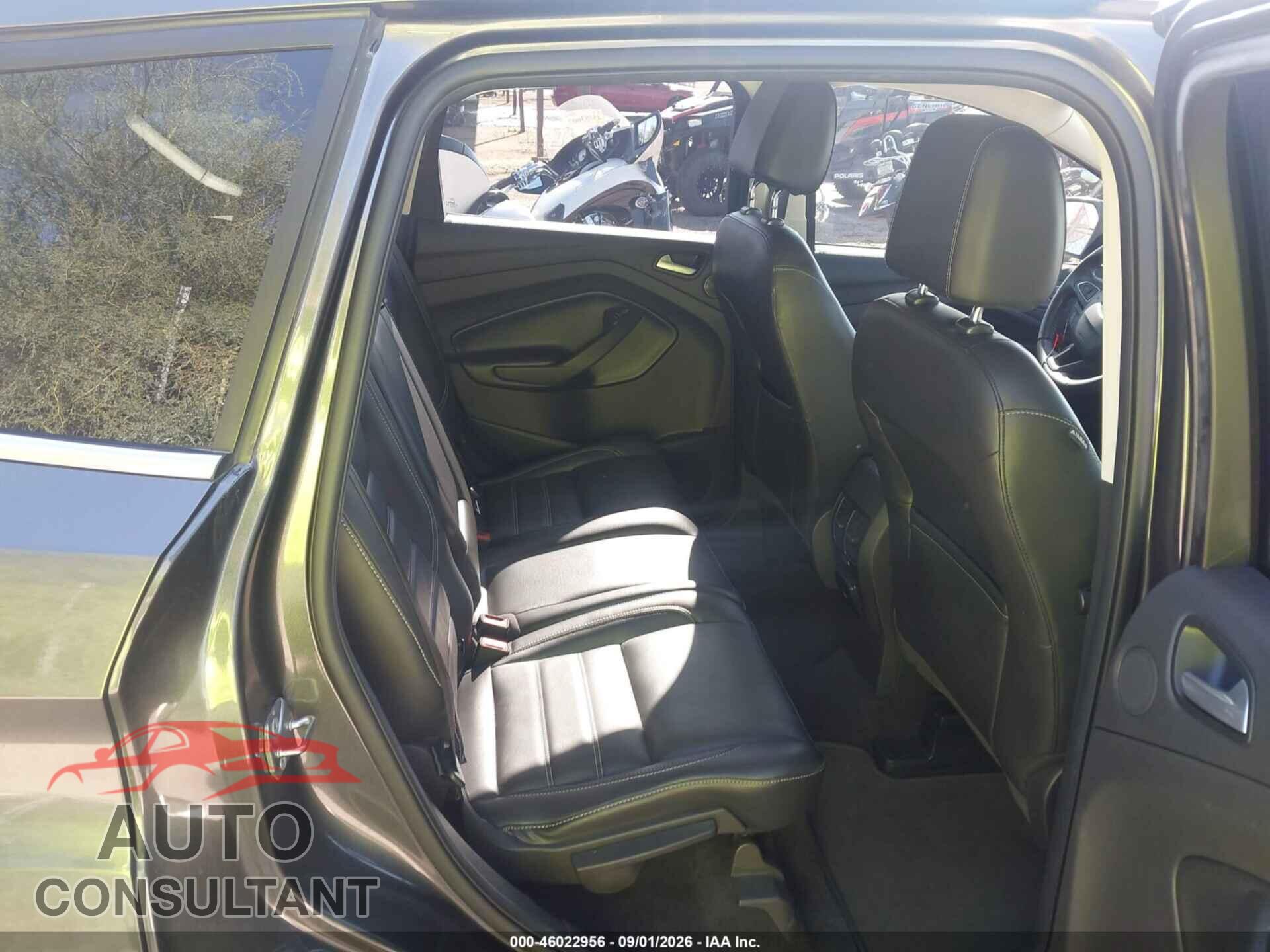 FORD ESCAPE 2017 - 1FMCU9JD0HUD20703