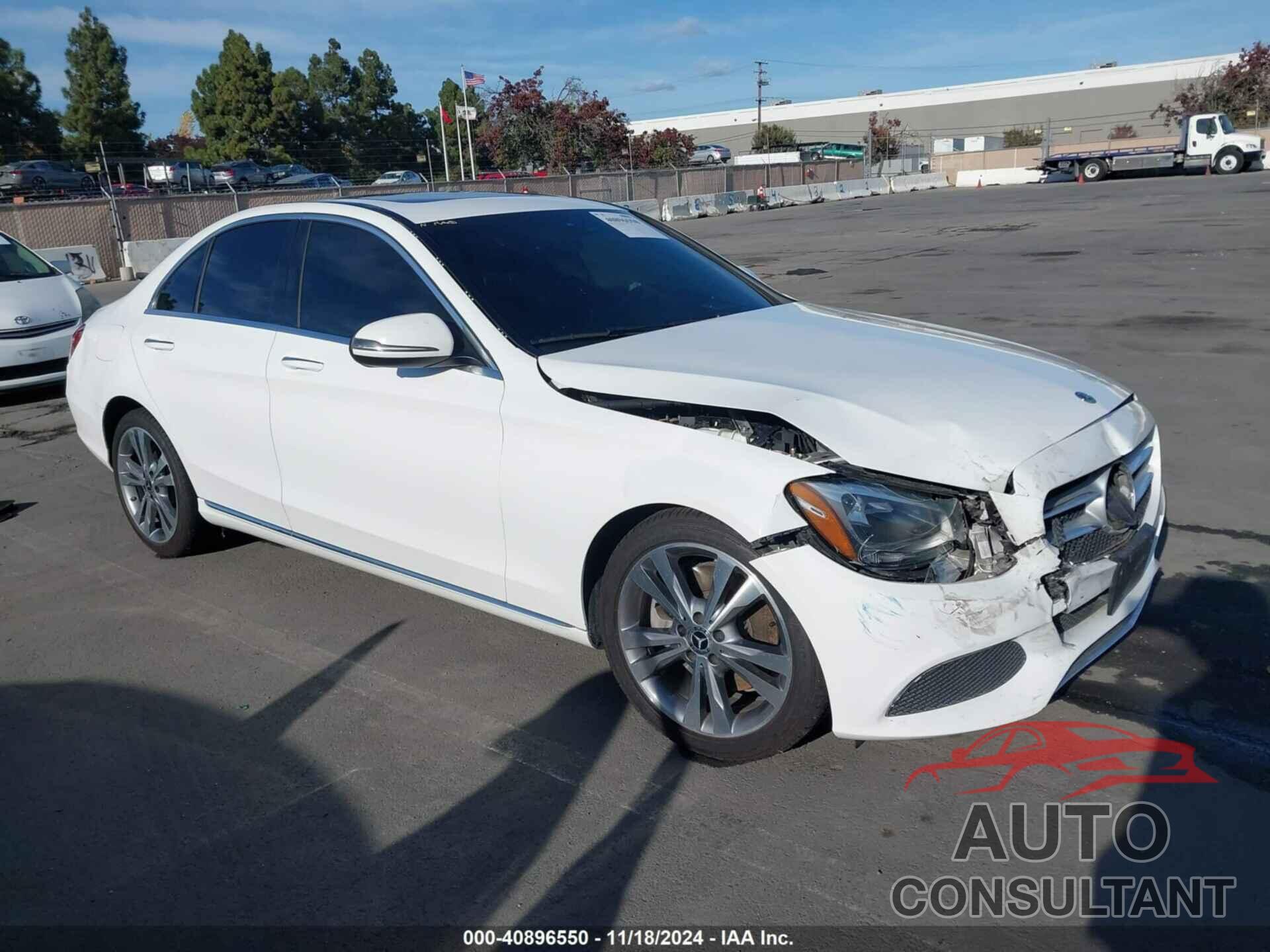 MERCEDES-BENZ C 300 2018 - 55SWF4JB5JU246348