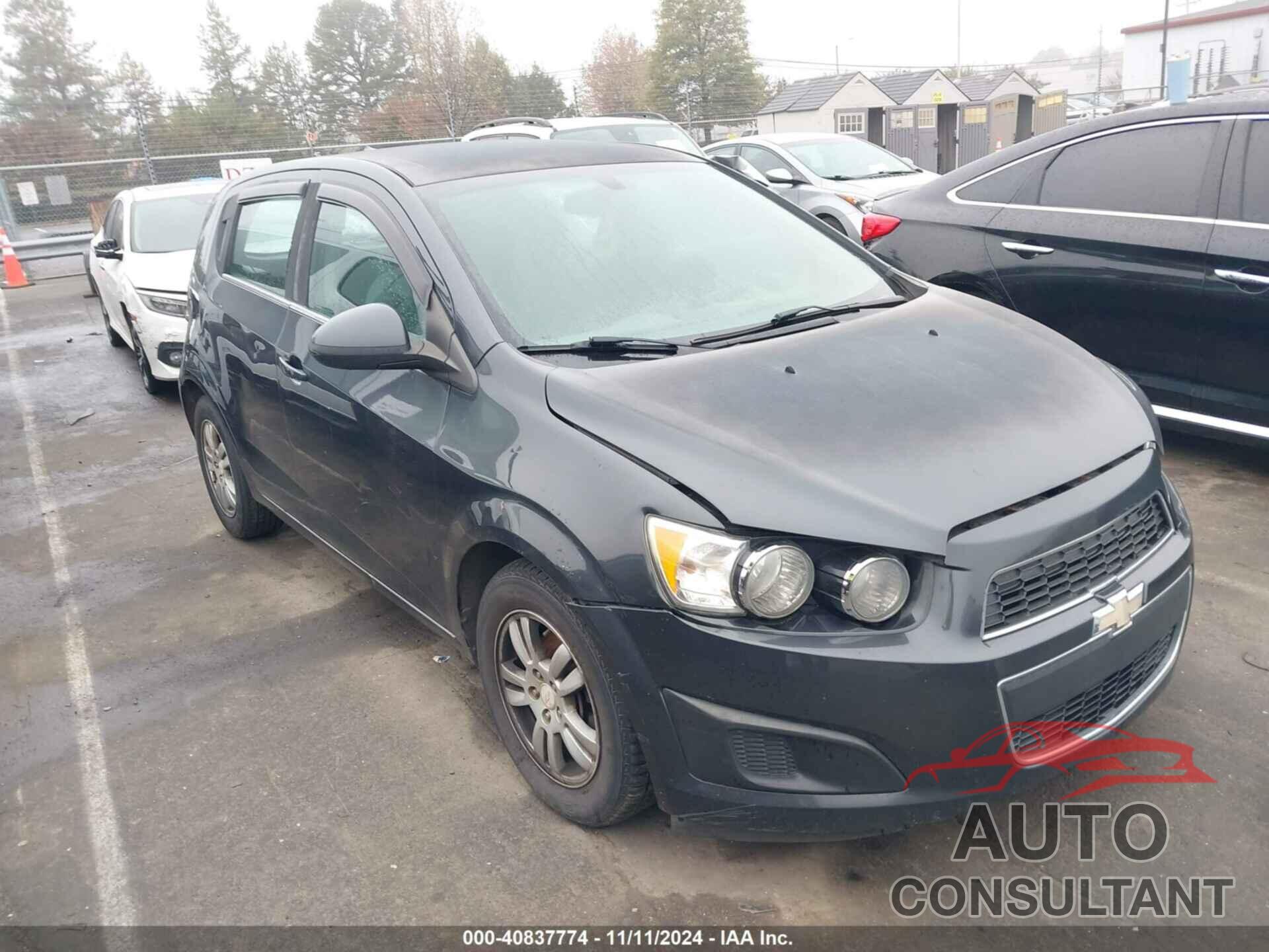 CHEVROLET SONIC 2014 - 1G1JC6SBXE4124458