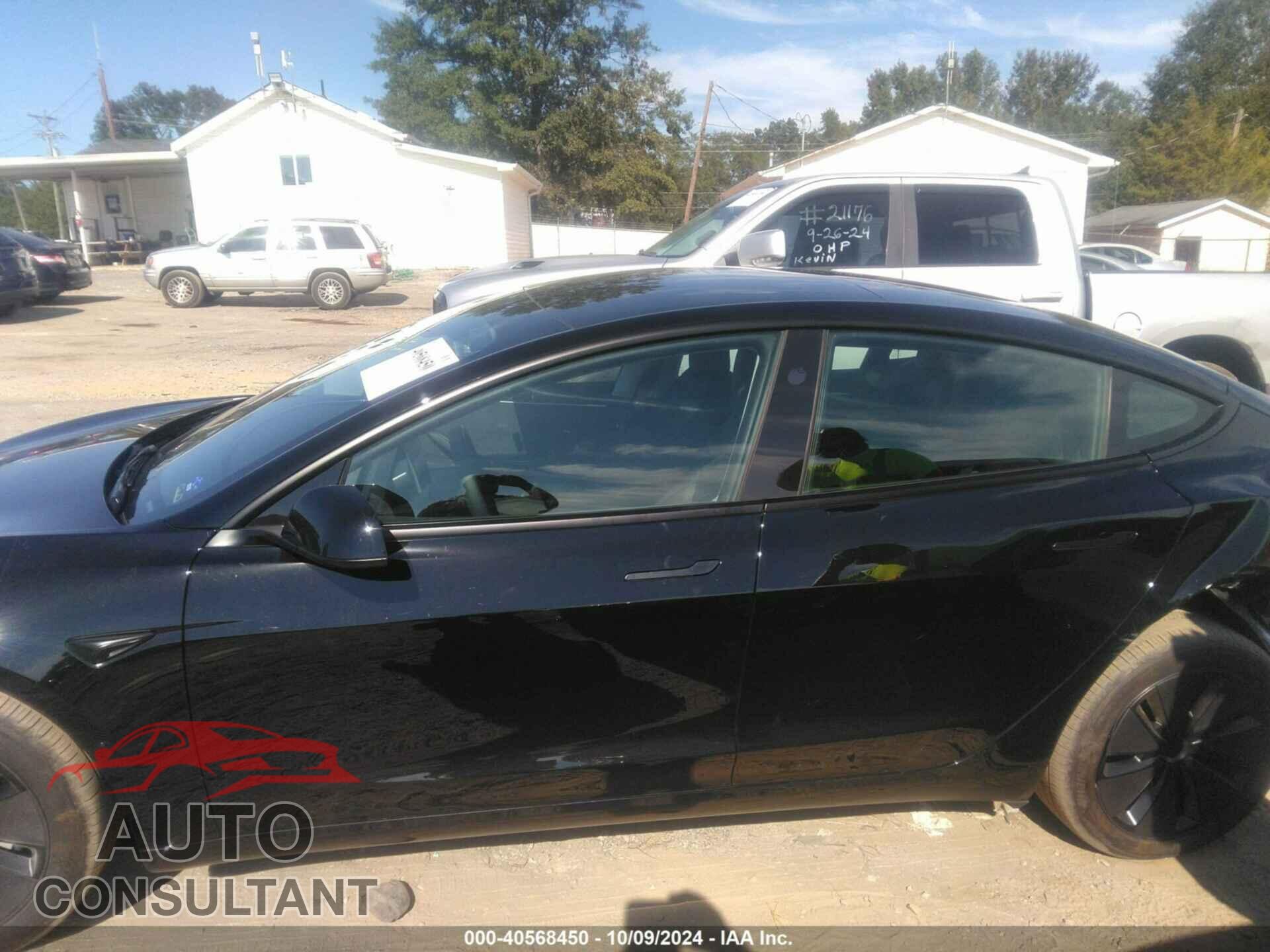 TESLA MODEL 3 2024 - 5YJ3E1EB5RF734176
