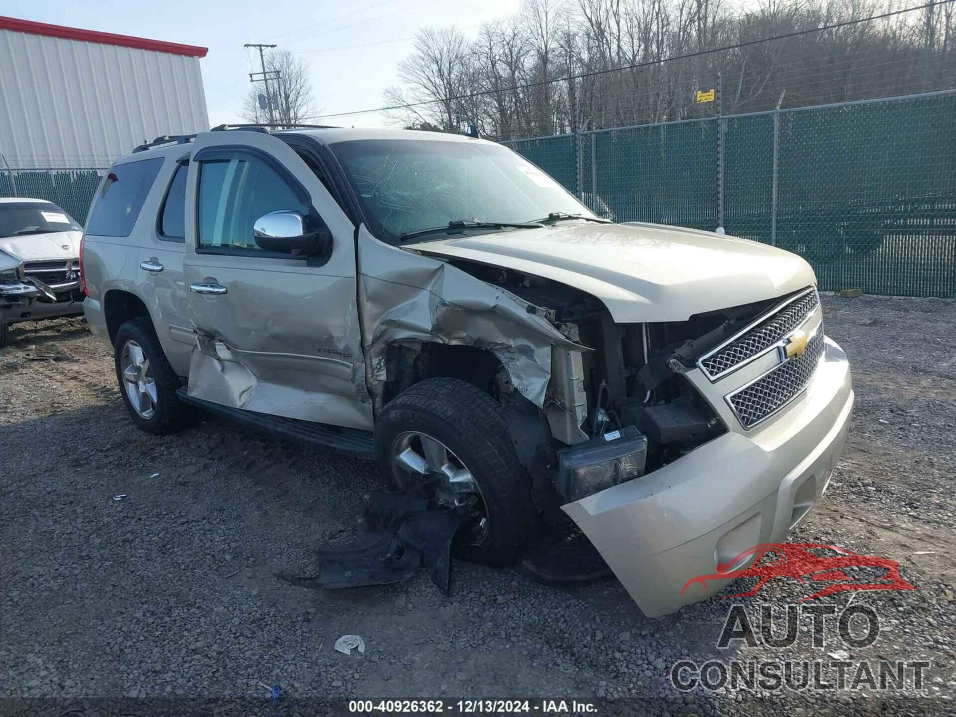 CHEVROLET TAHOE 2013 - 1GNSCAE03DR342856