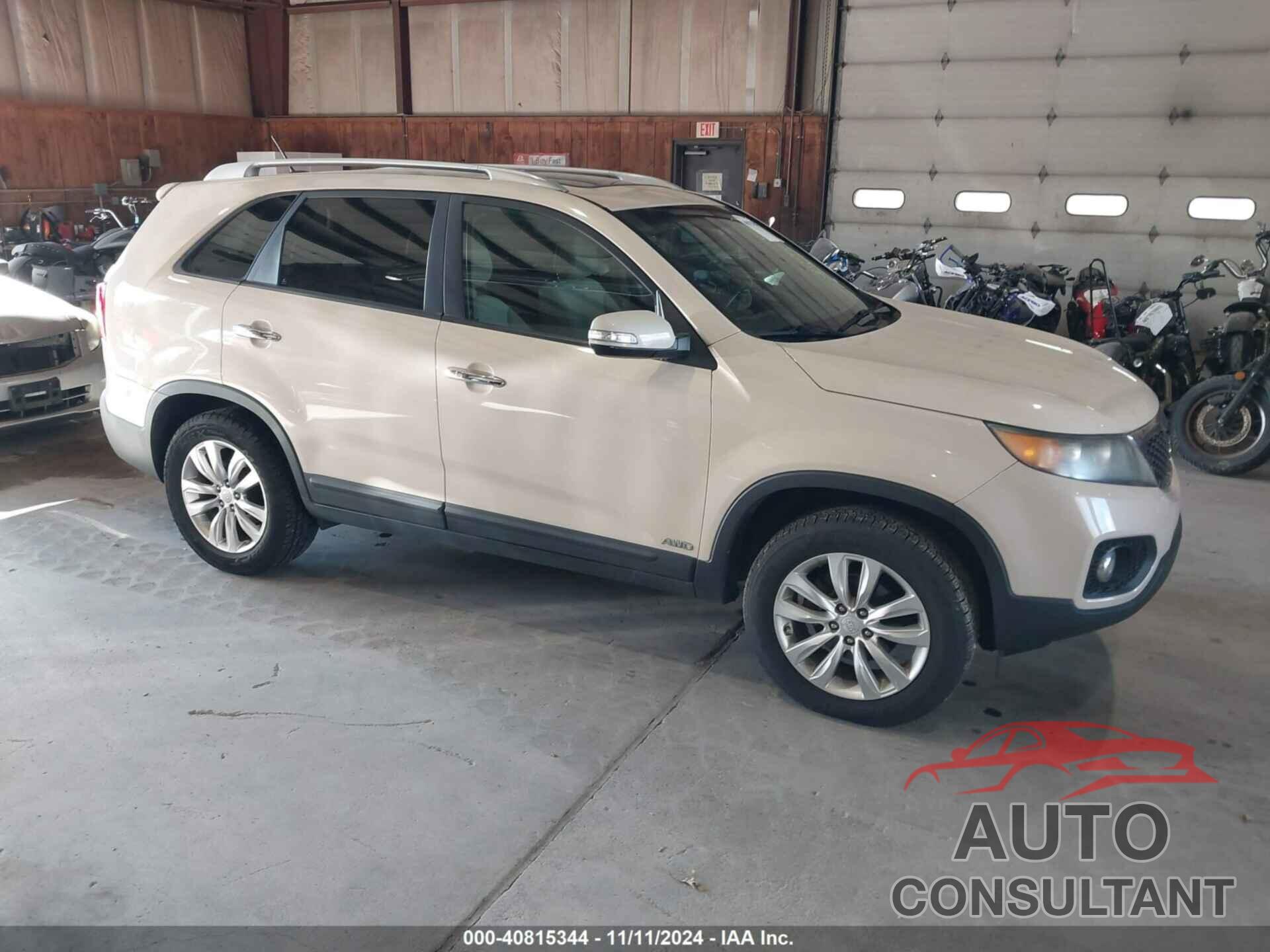 KIA SORENTO 2011 - 5XYKUCA16BG071173