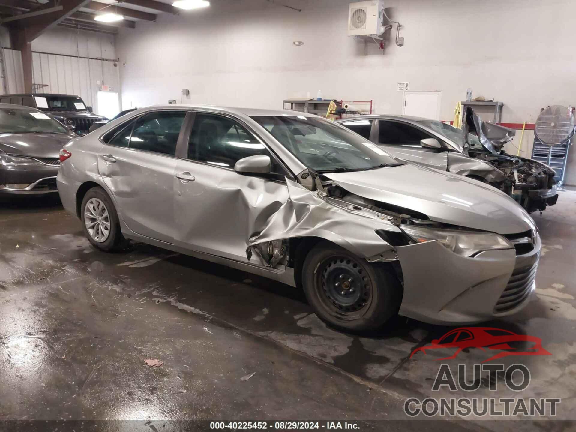 TOYOTA CAMRY 2016 - 4T4BF1FK3GR527914