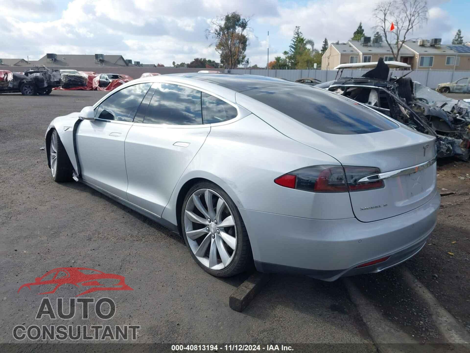 TESLA MODEL S 2013 - 5YJSA1CN9DFP28152
