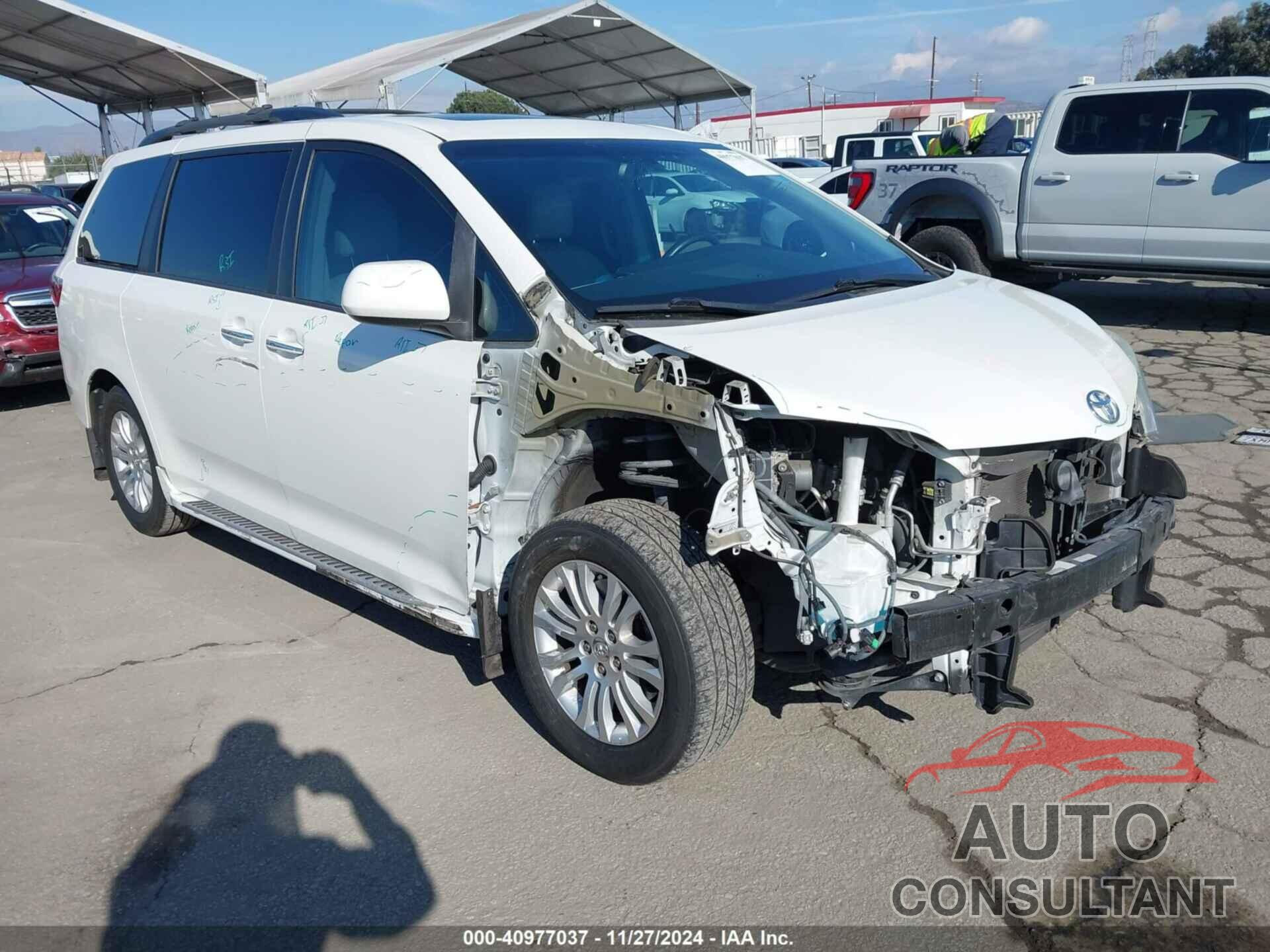 TOYOTA SIENNA 2017 - 5TDYZ3DC6HS843823