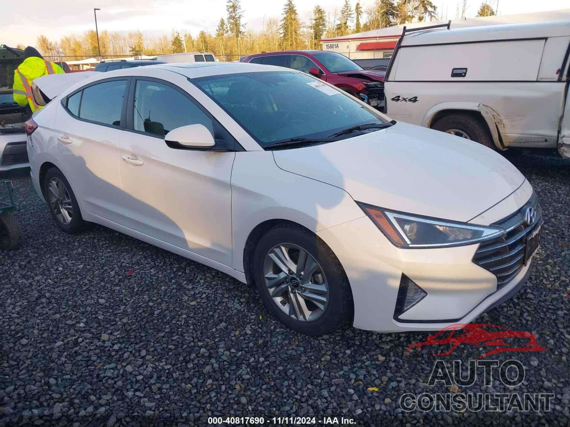 HYUNDAI ELANTRA 2019 - 5NPD84LF3KH477447