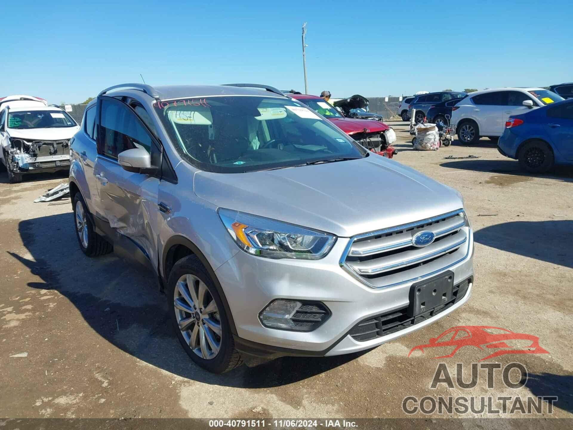 FORD ESCAPE 2017 - 1FMCU0J99HUE25943