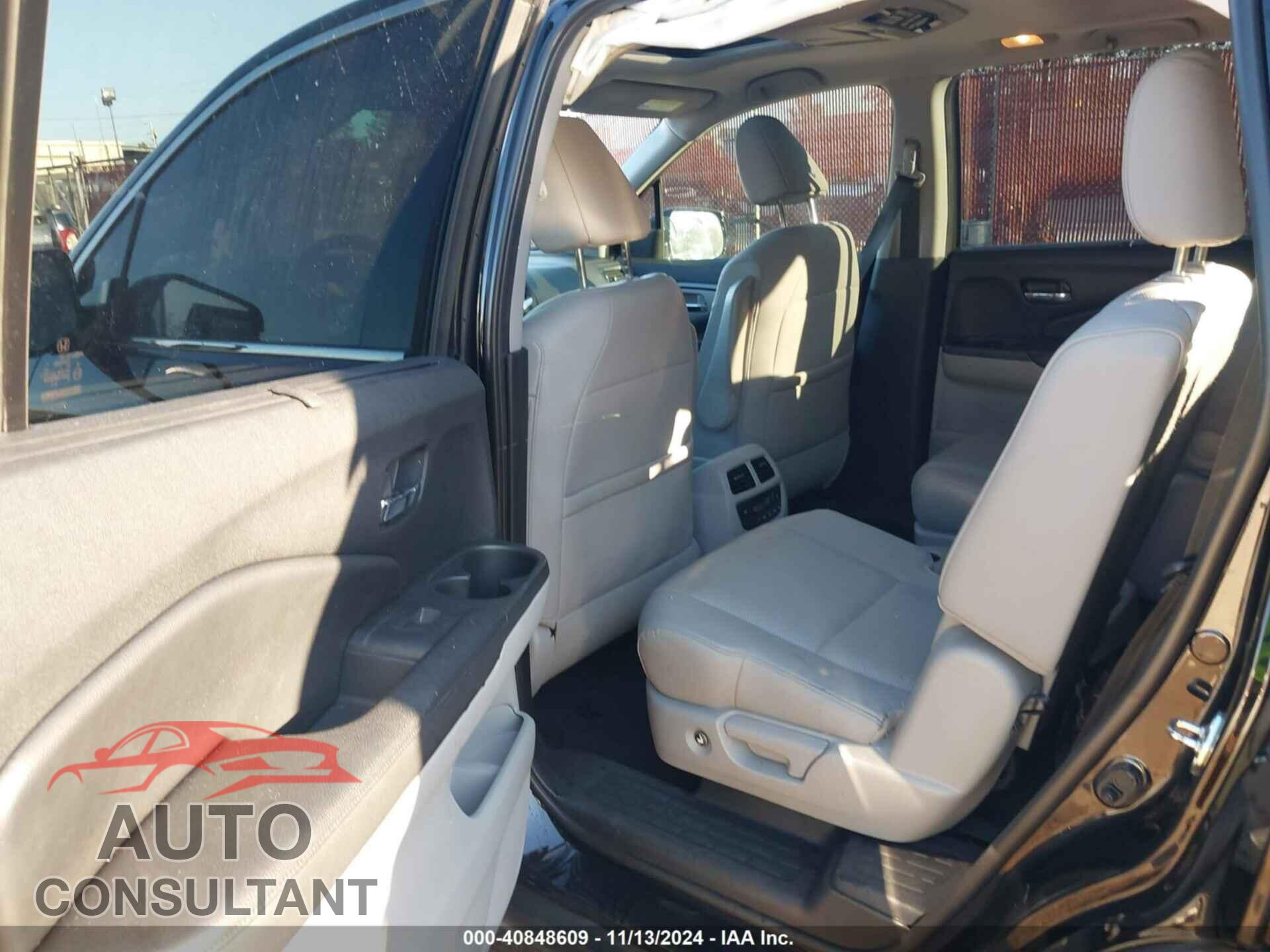 HONDA PILOT 2017 - 5FNYF6H04HB081705