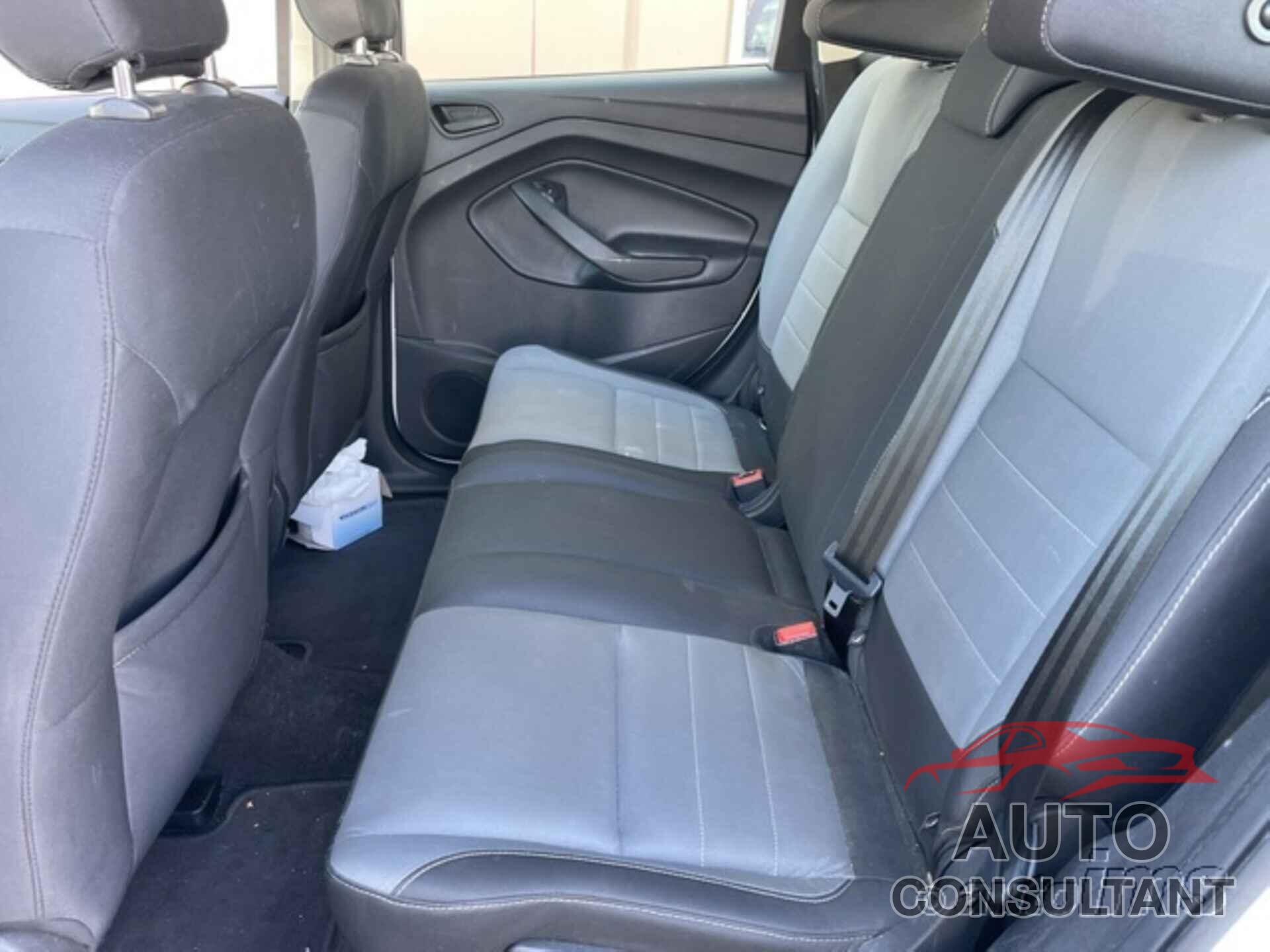 FORD ESCAPE 2018 - 1FMCU0F74JUD38030