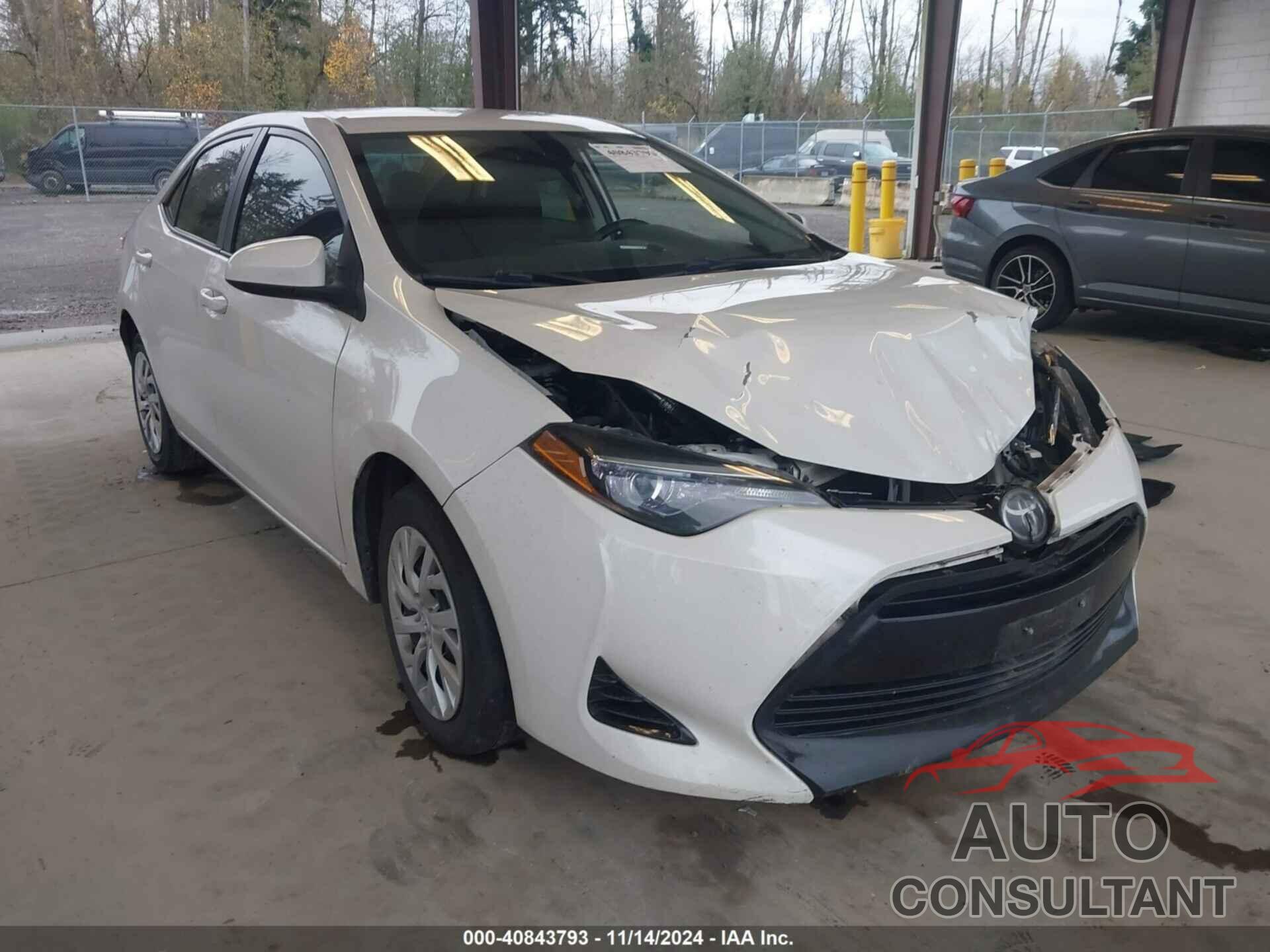 TOYOTA COROLLA 2017 - 5YFBURHE1HP676315